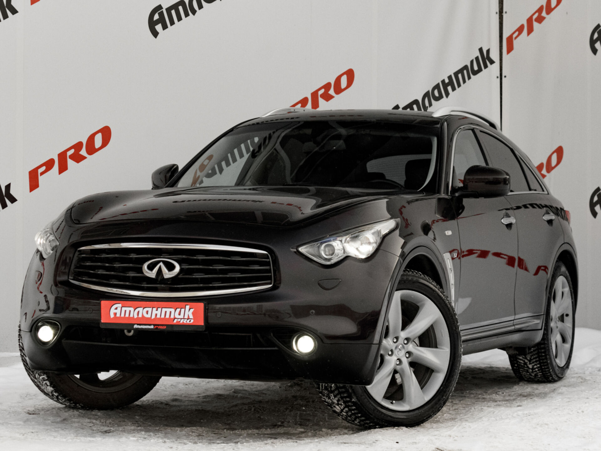 Купить Infiniti FX FX37 3.7 AT (333 л.с.) 4WD, 2010 в Екатеренбурге