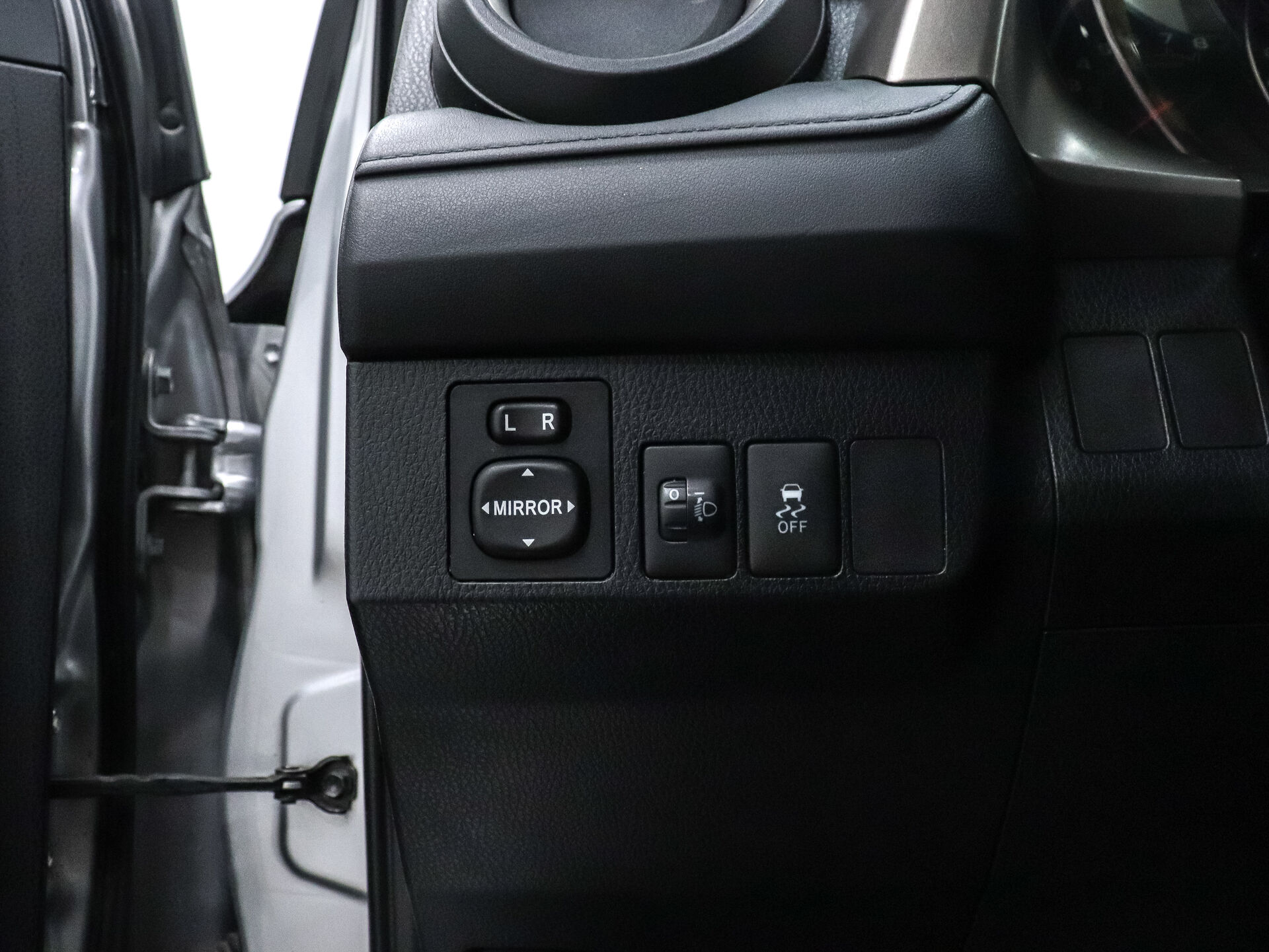 Toyota RAV4 2013 9