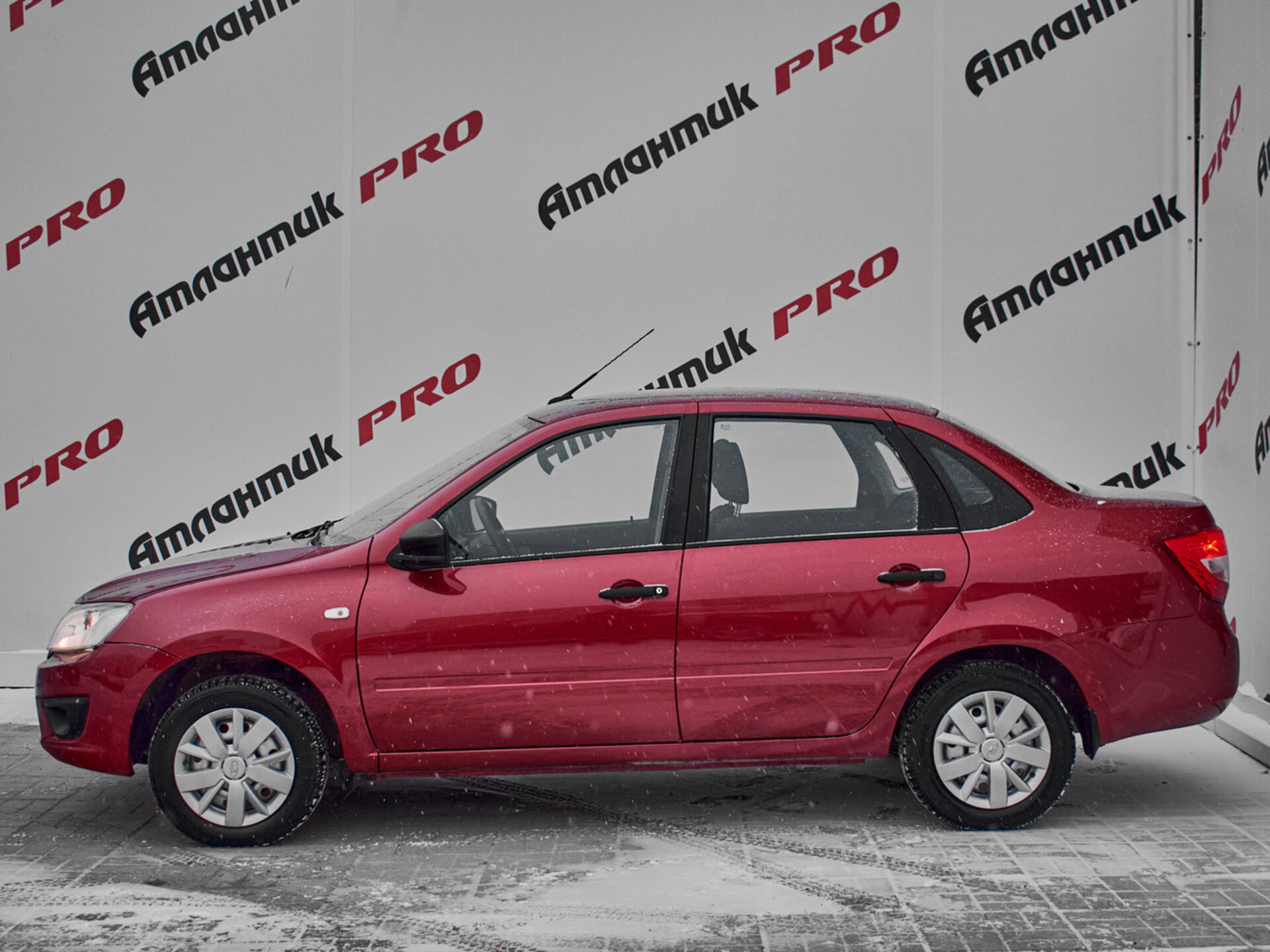 Купить Lada (ВАЗ) Granta 1.6 MT (87 л.с.), 2018 в Екатеренбурге