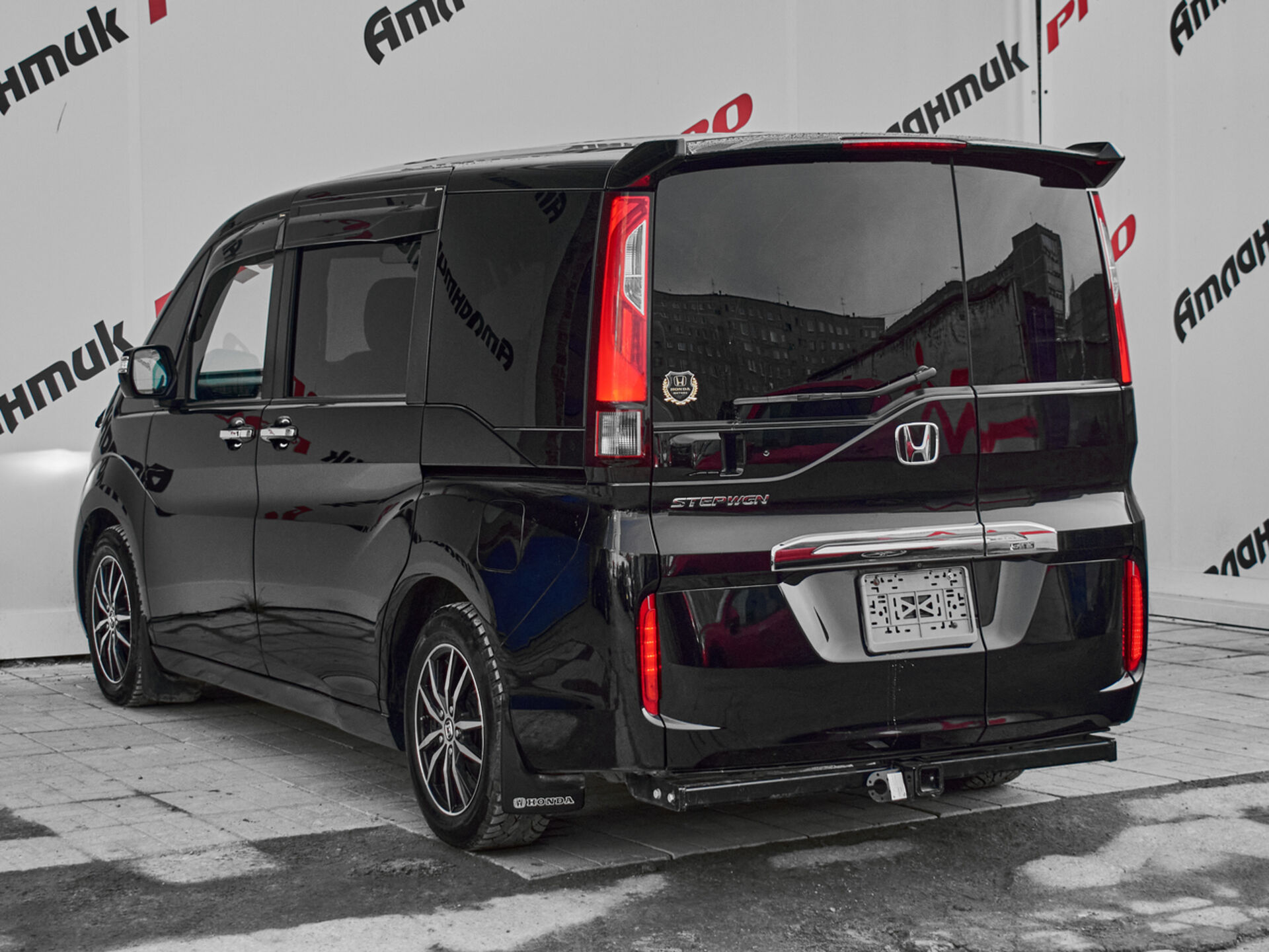 Купить Honda Stepwgn 1.5 CVT (150 л.с.), 2015 в Екатеренбурге