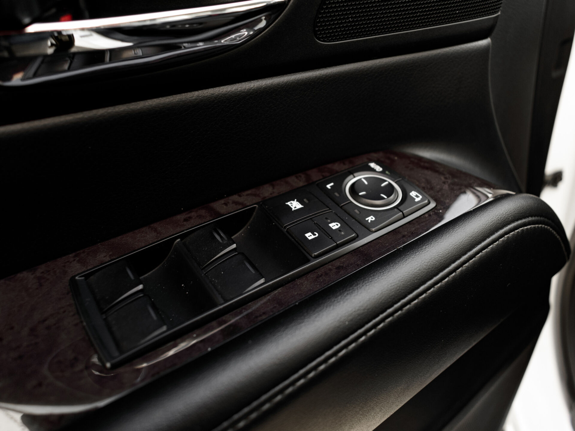 Купить Lexus RX 270 2.7 AT (188 л.с.), 2013 в Екатеренбурге