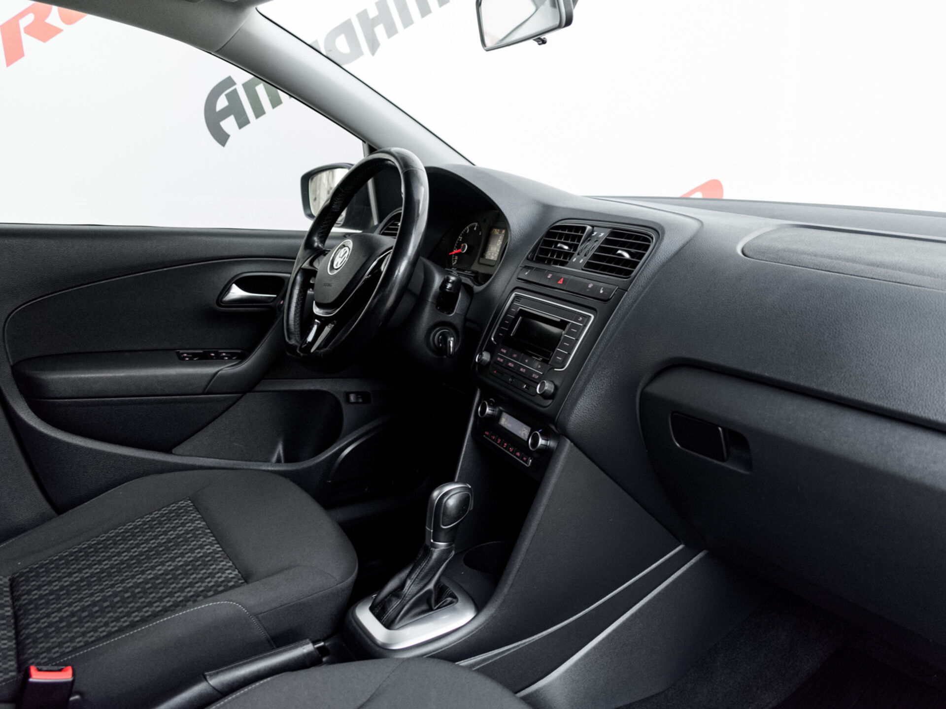 Купить Volkswagen Polo 1.6 AT (110 л.с.), 2017 в Екатеренбурге