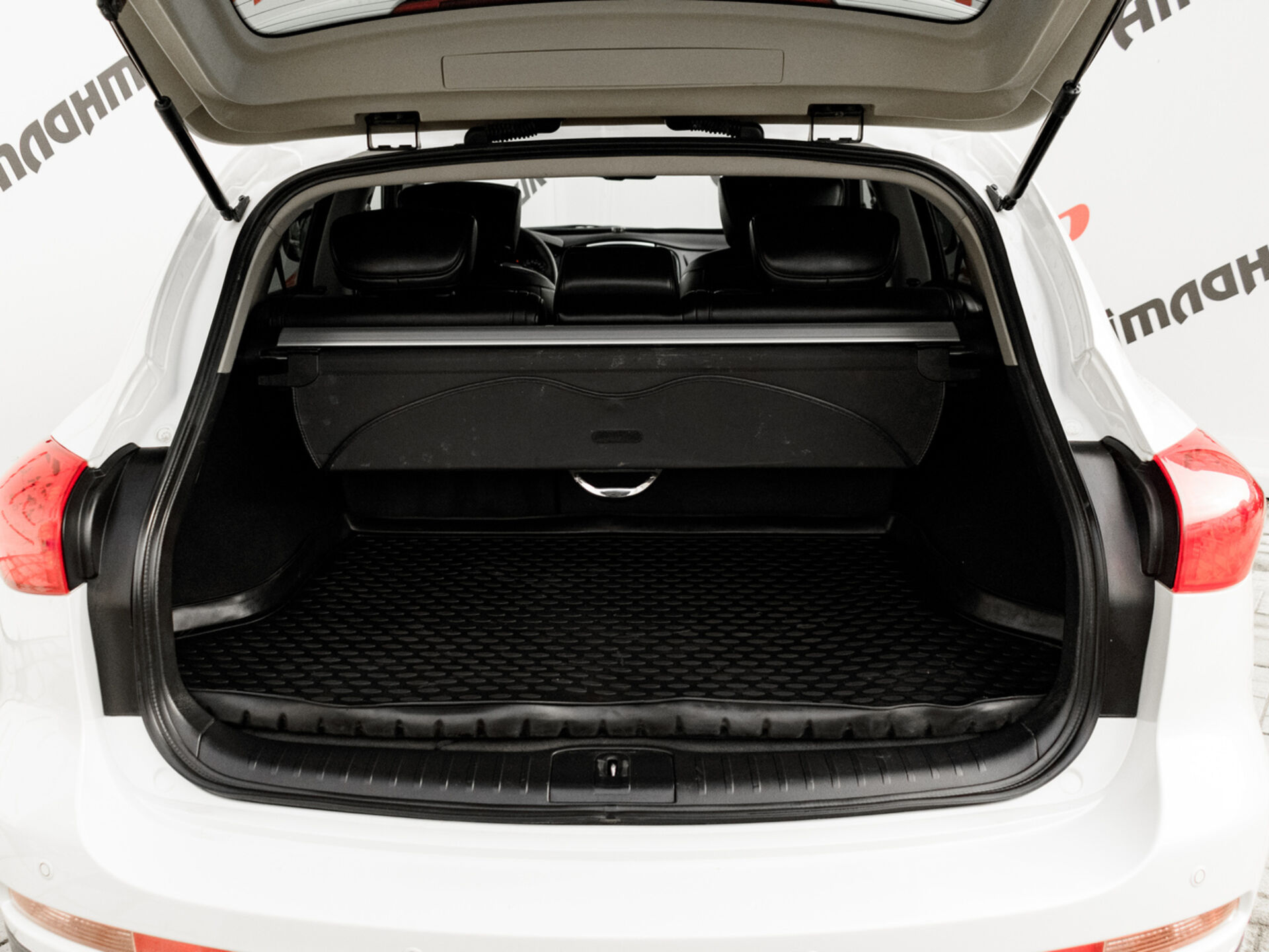 Купить Infiniti QX50 2.5 AT (222 л.с.) 4WD, 2014 в Екатеренбурге