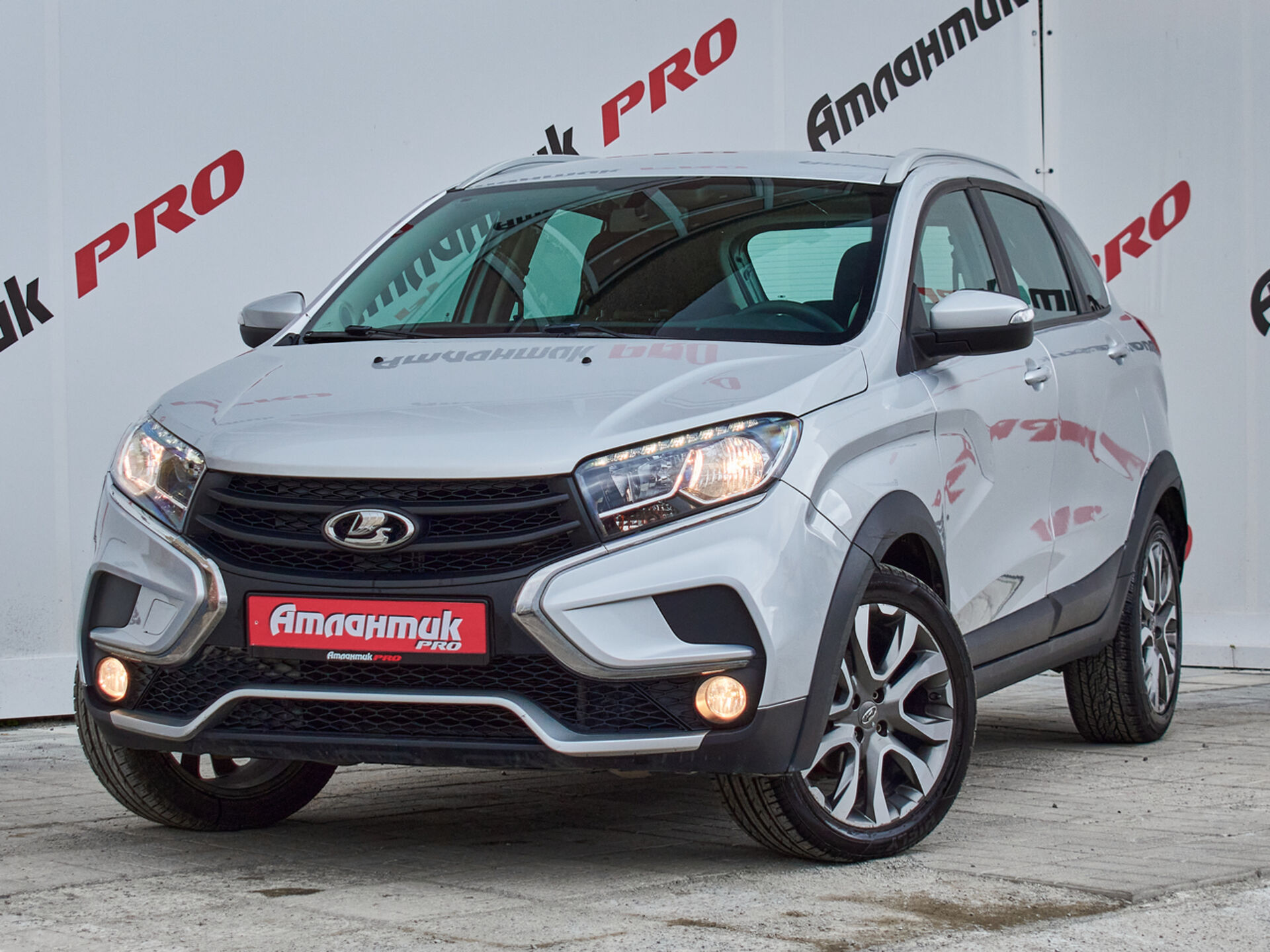 Купить Lada (ВАЗ) XRAY Cross 1.6 CVT (113 л.с.), 2019 в Екатеренбурге