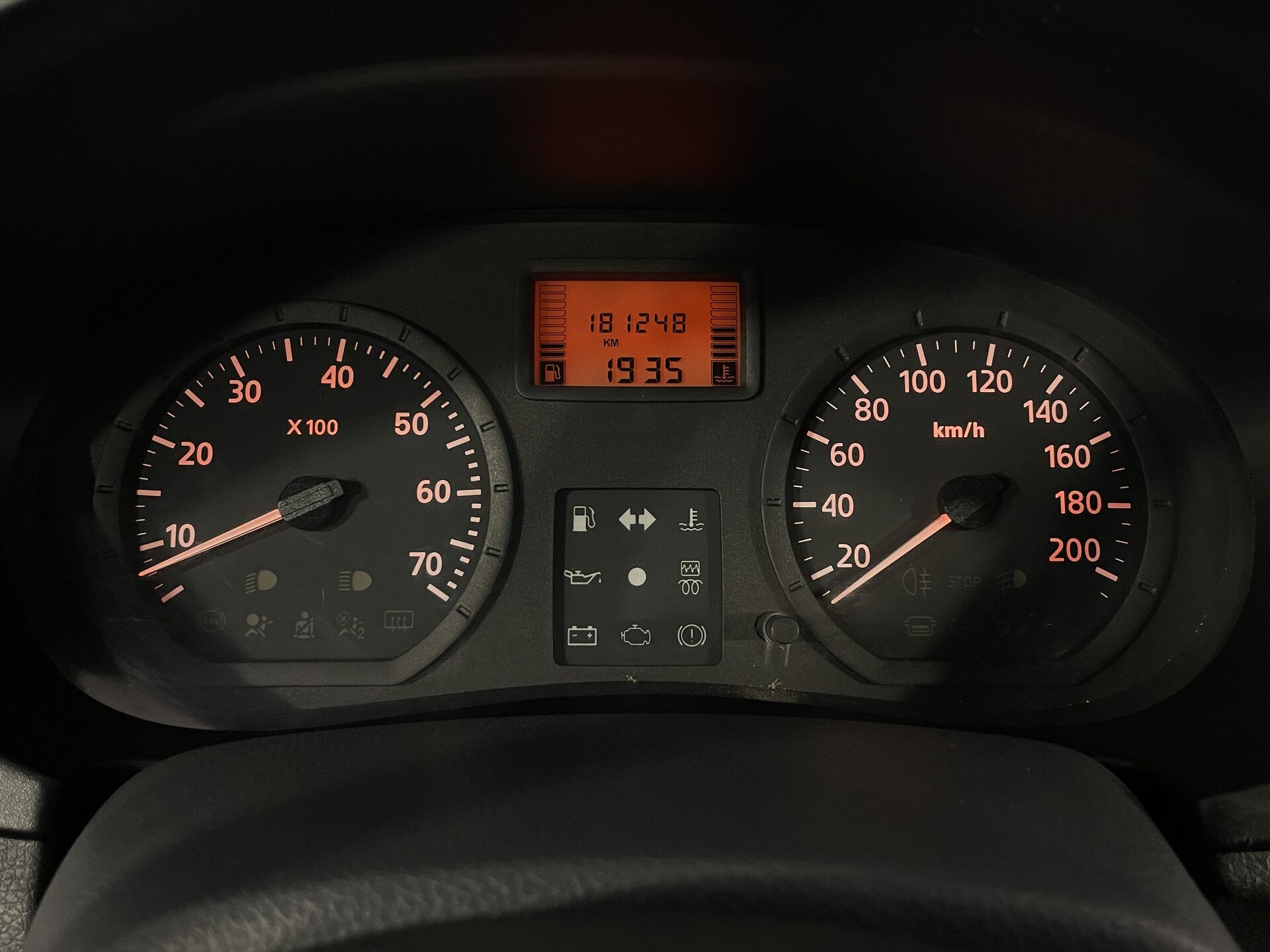 Renault Logan None 2009 г.в., 355 380 км.