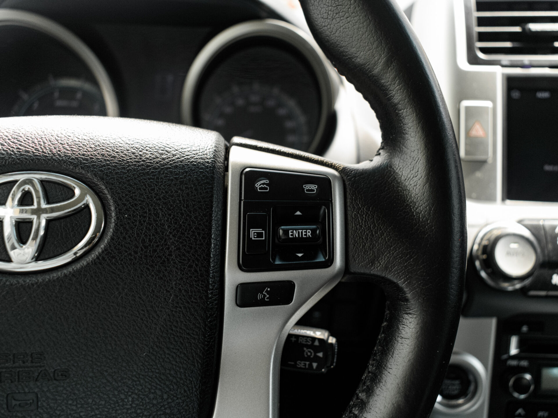 Купить Toyota Land Cruiser Prado 4.0 AT (282 л.с.) 4WD, 2010 в Екатеренбурге