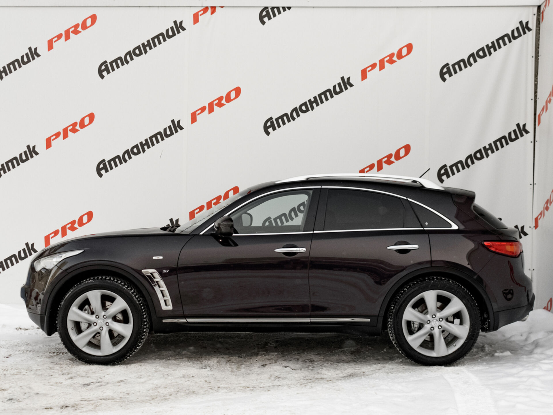 Купить Infiniti FX FX37 3.7 AT (333 л.с.) 4WD, 2010 в Екатеренбурге