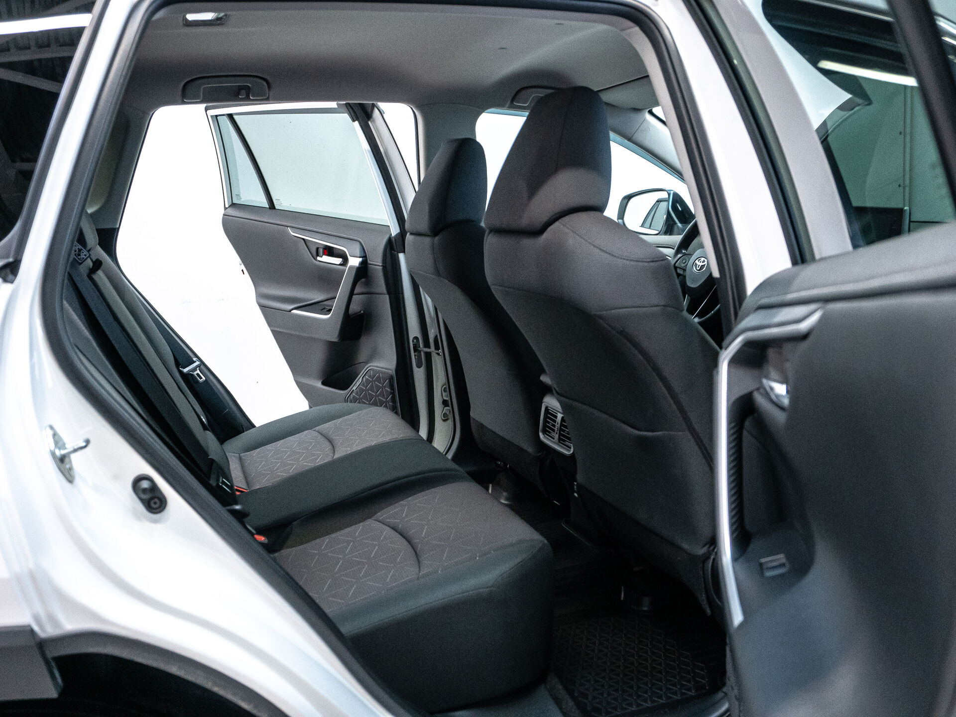 Toyota RAV4 2019 24