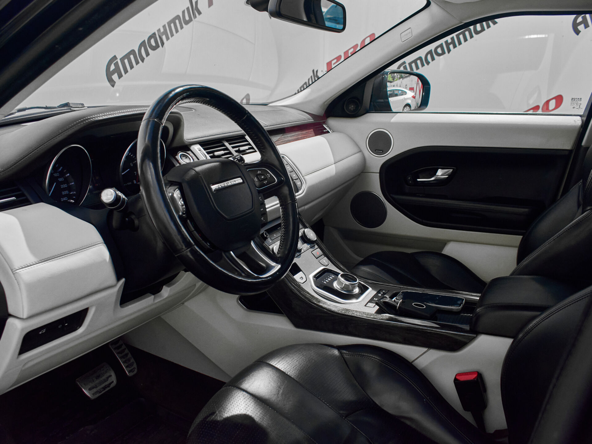 Купить Land Rover Range Rover Evoque 6-speed 2.0 AT (240 л.с.) 4WD, 2013 в Екатеренбурге