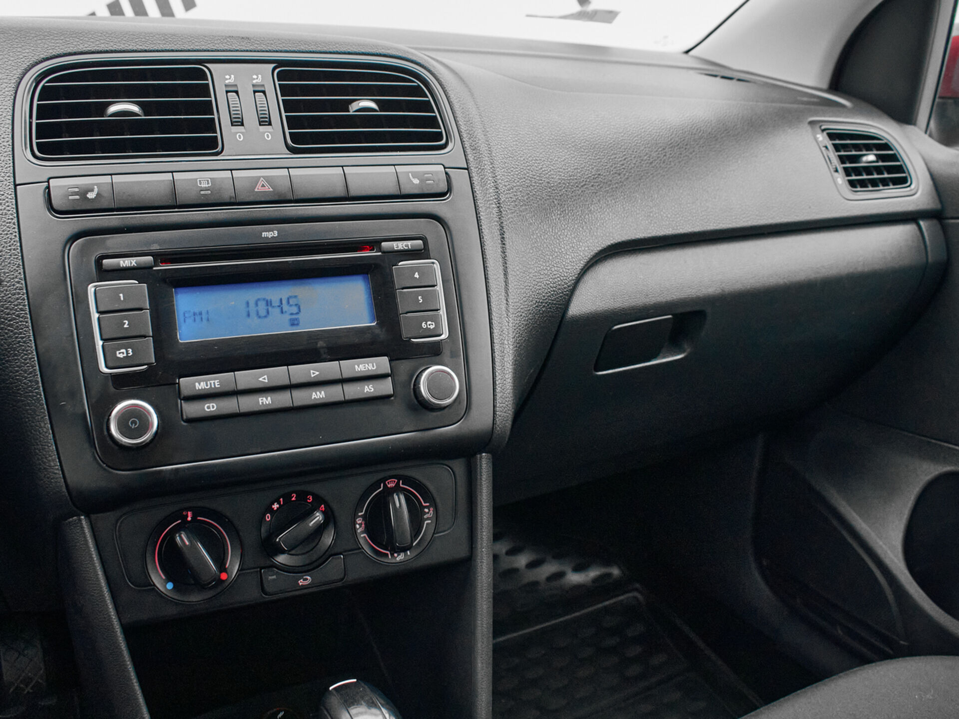 Купить Volkswagen Polo 1.6 AT (105 л.с.), 2011 в Екатеренбурге