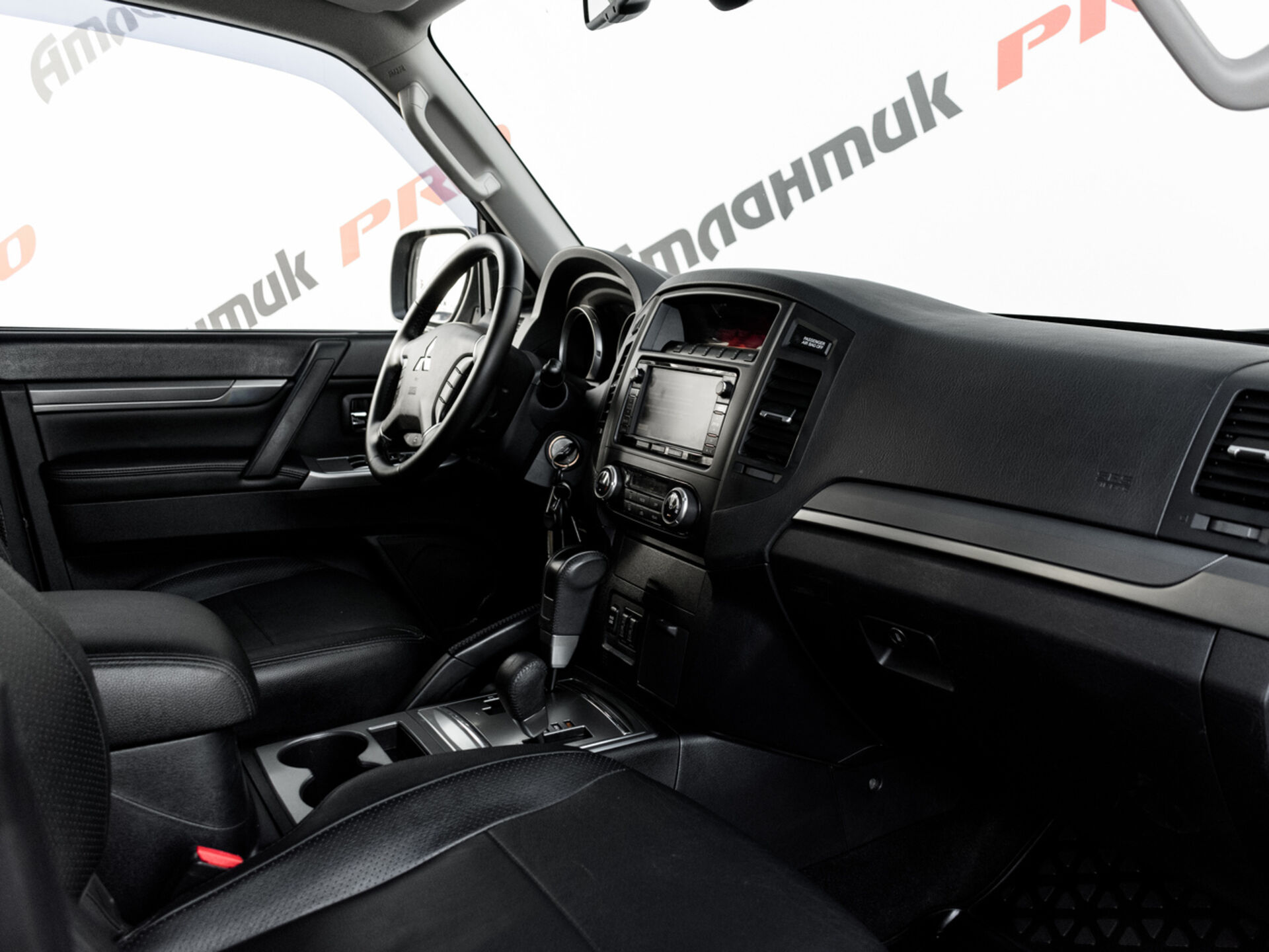 Купить Mitsubishi Pajero 3.0 AT (178 л.с.) 4WD, 2012 в Екатеренбурге