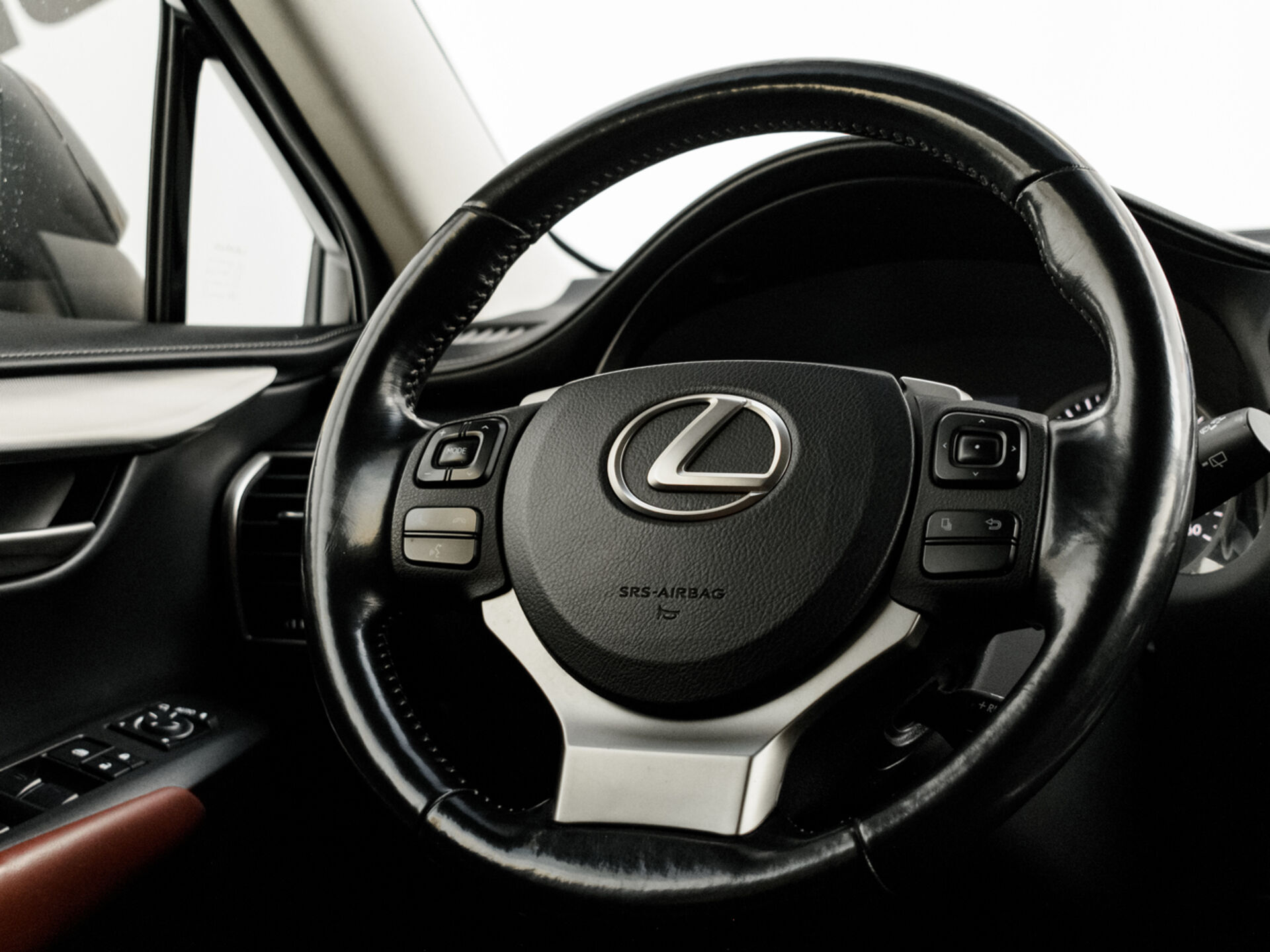 Купить Lexus NX 200 2.0 CVT (150 л.с.), 2017 в Екатеренбурге