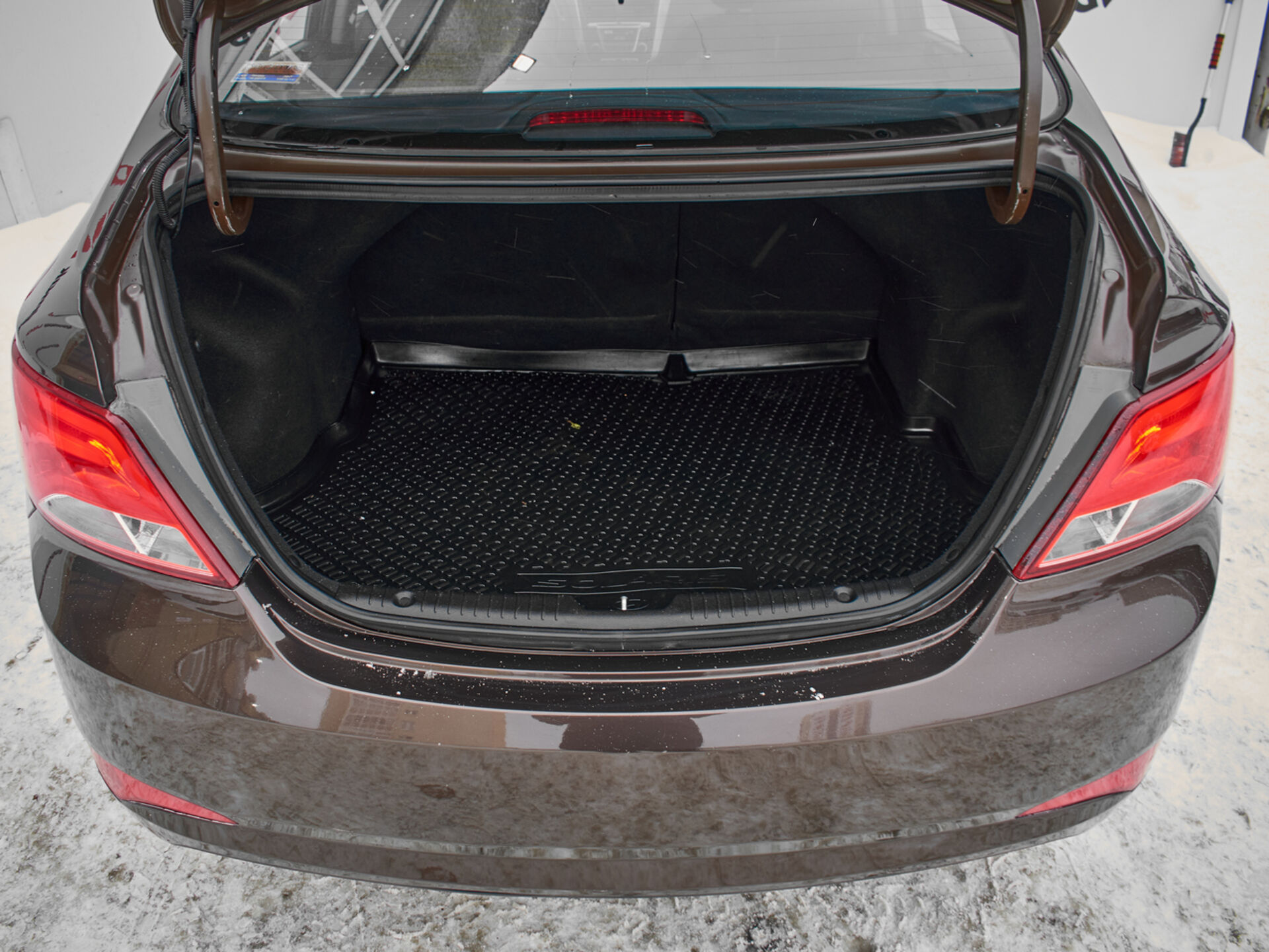 Купить Hyundai Solaris 1.6 AT (123 л.с.), 2015 в Екатеренбурге