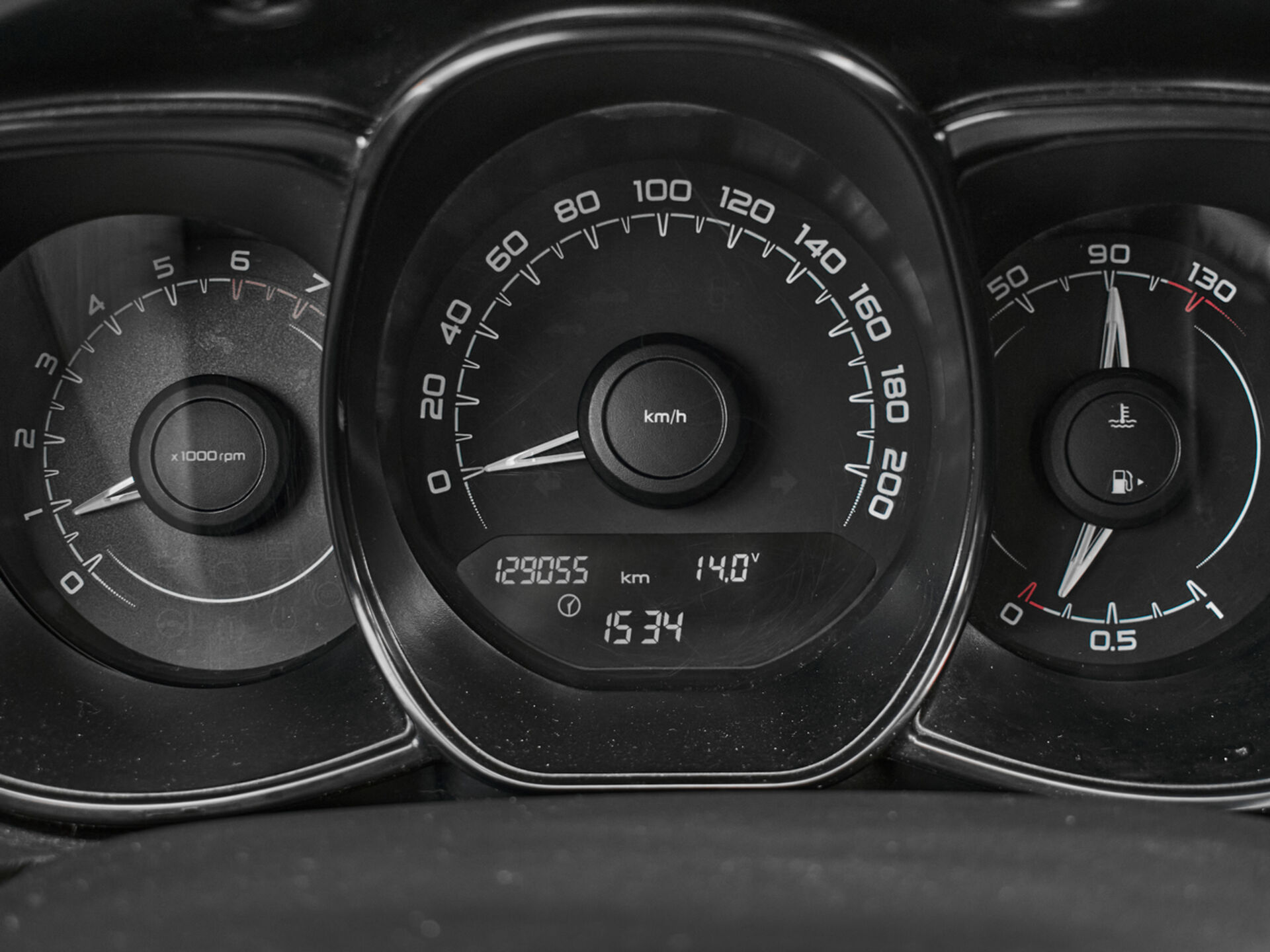 Купить Lada (ВАЗ) Vesta 1.6 MT (106 л.с.), 2016 в Екатеренбурге