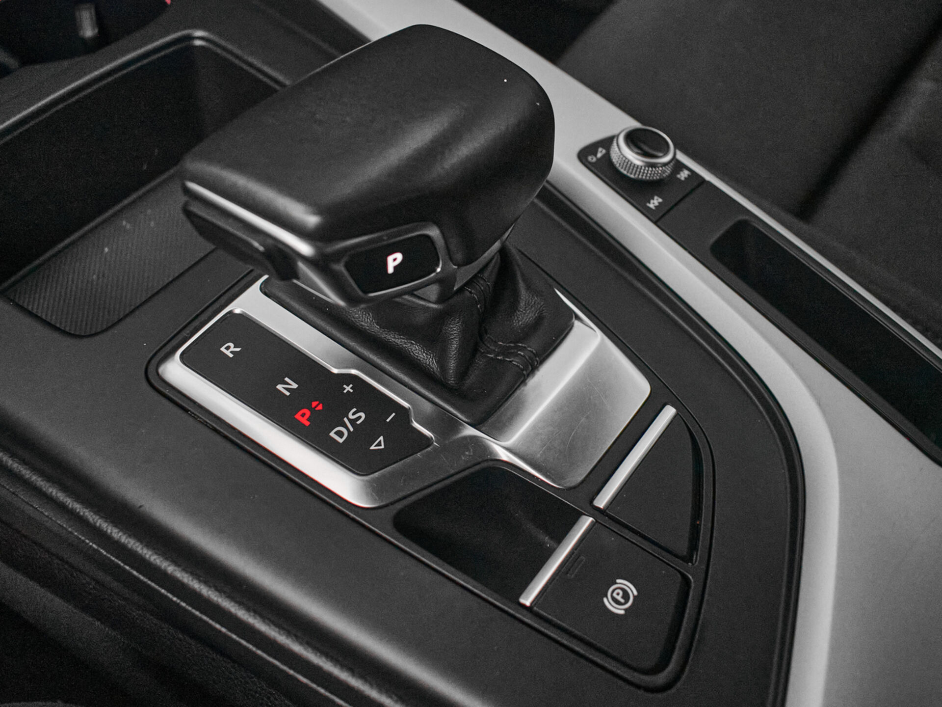 Купить Audi A4 30 TDI 2.0d AMT (136 л.с.), 2021 в Екатеренбурге