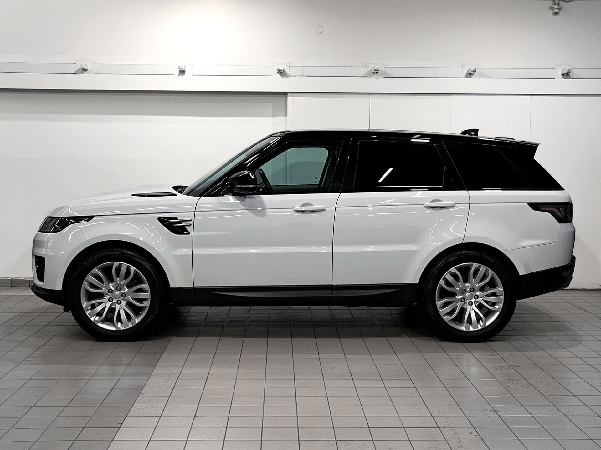 Land Rover Range Rover Sport SE 2019 г.в., 54 000 км.