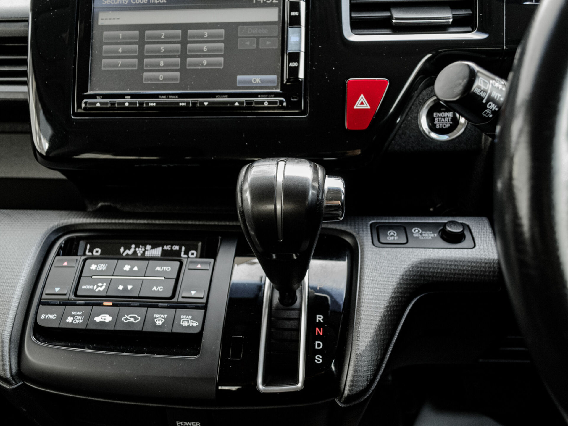 Купить Honda Stepwgn Spada 1.5 CVT (150 л.с.), 2015 в Екатеренбурге
