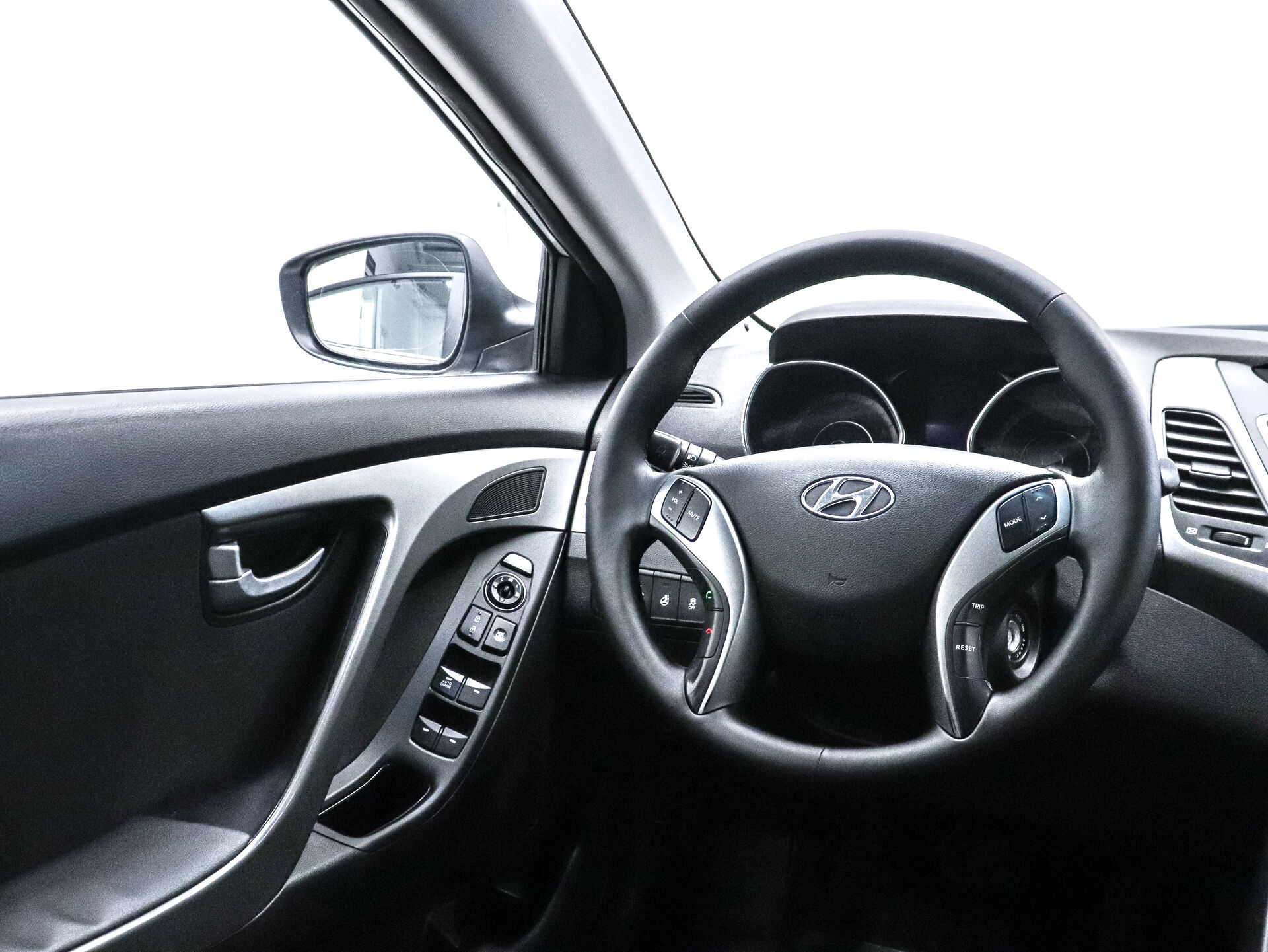 Hyundai Elantra 2013 16