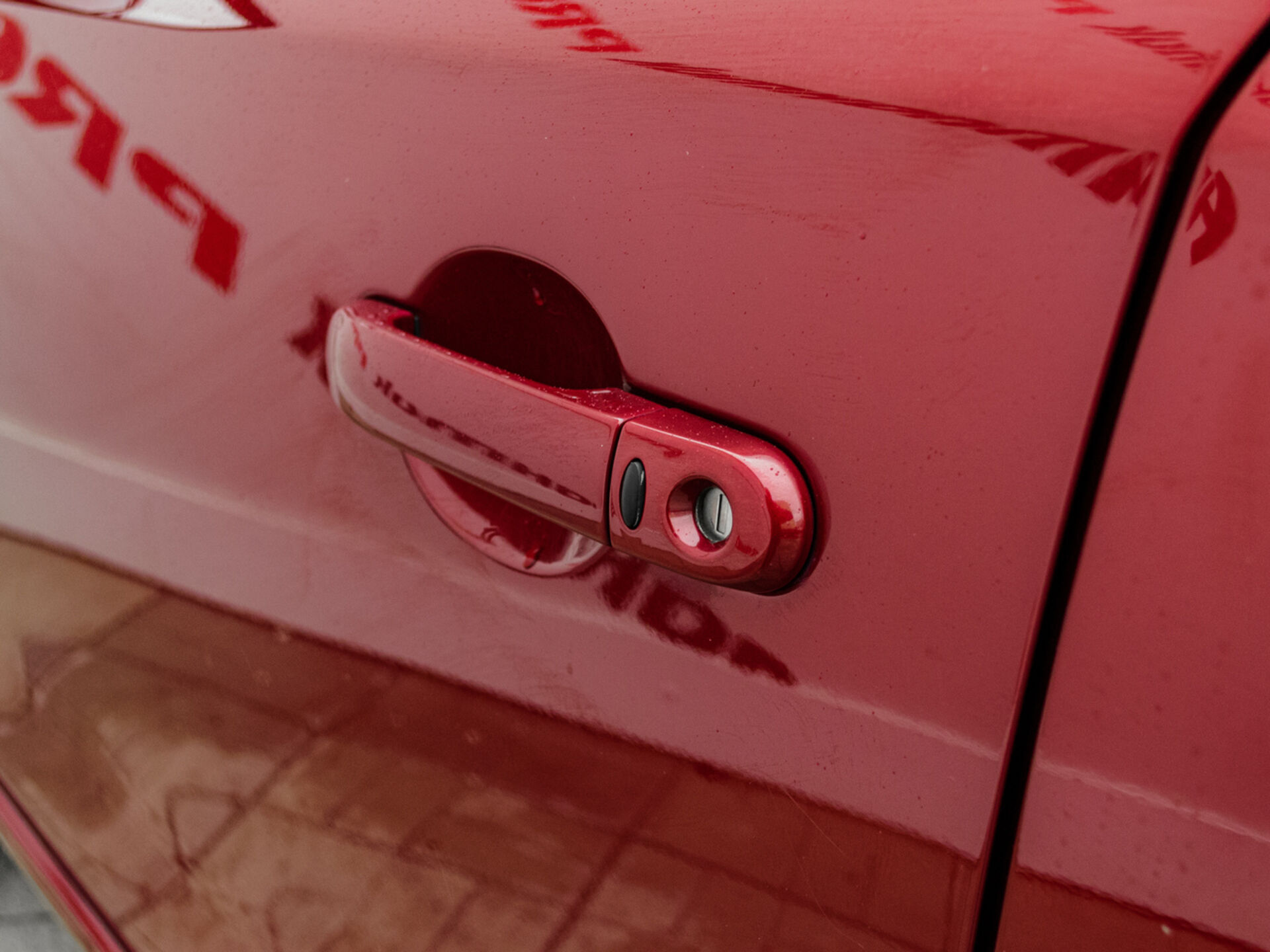 Купить Nissan Note 1.6 AT (110 л.с.), 2013 в Екатеренбурге