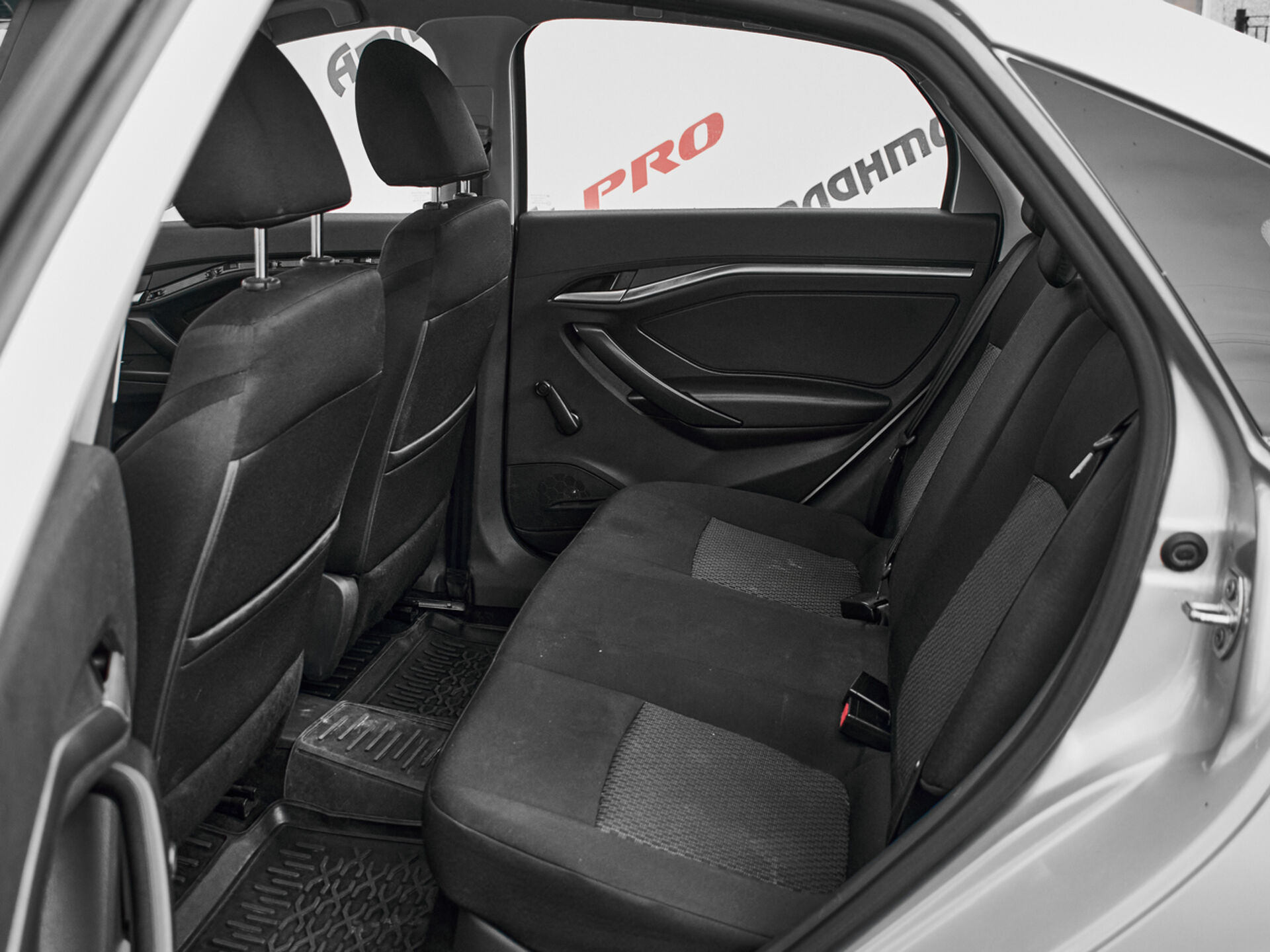 Купить Lada (ВАЗ) Vesta 1.6 MT (106 л.с.), 2016 в Екатеренбурге