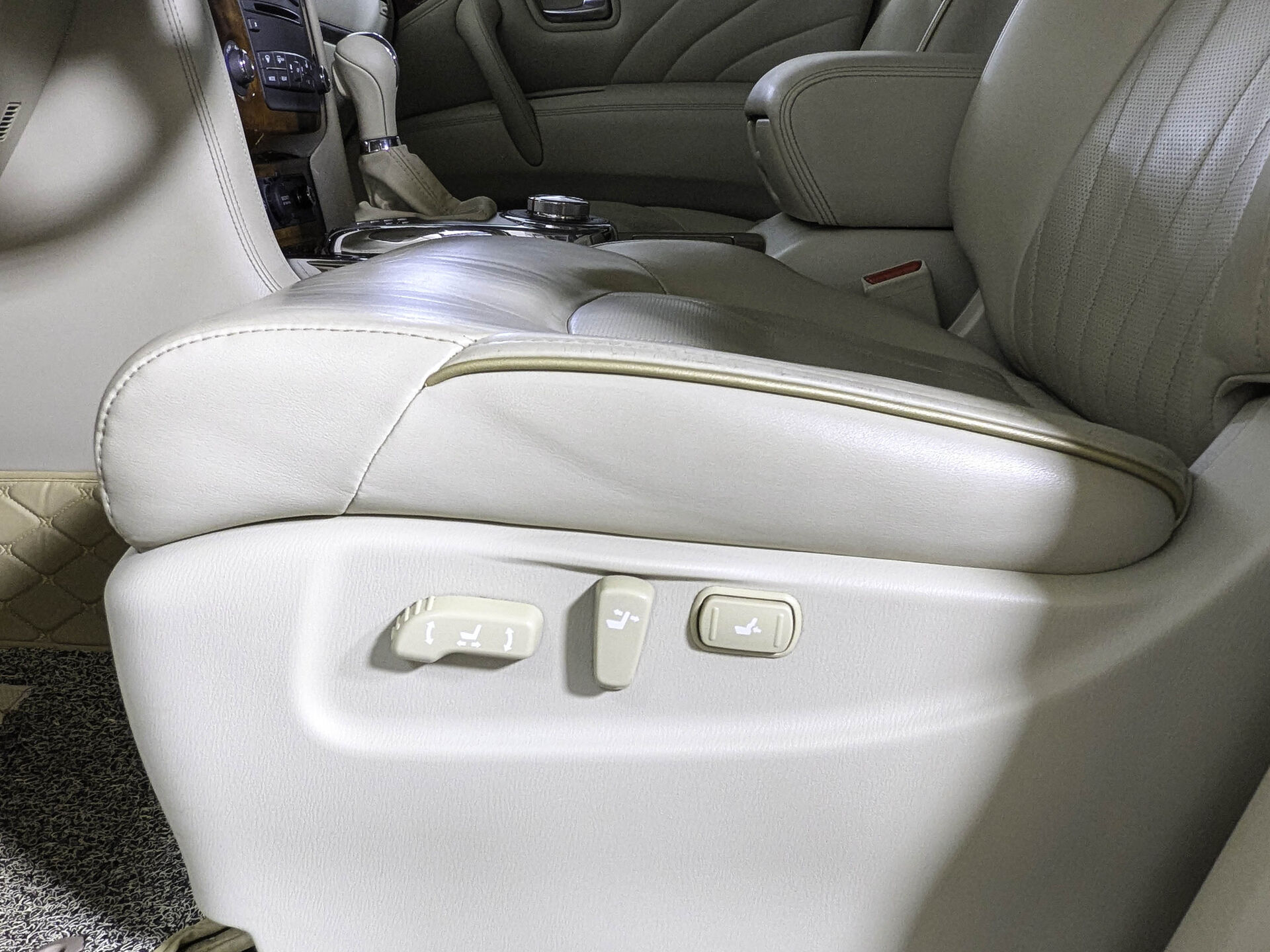 Infiniti QX80 Infiniti QX80