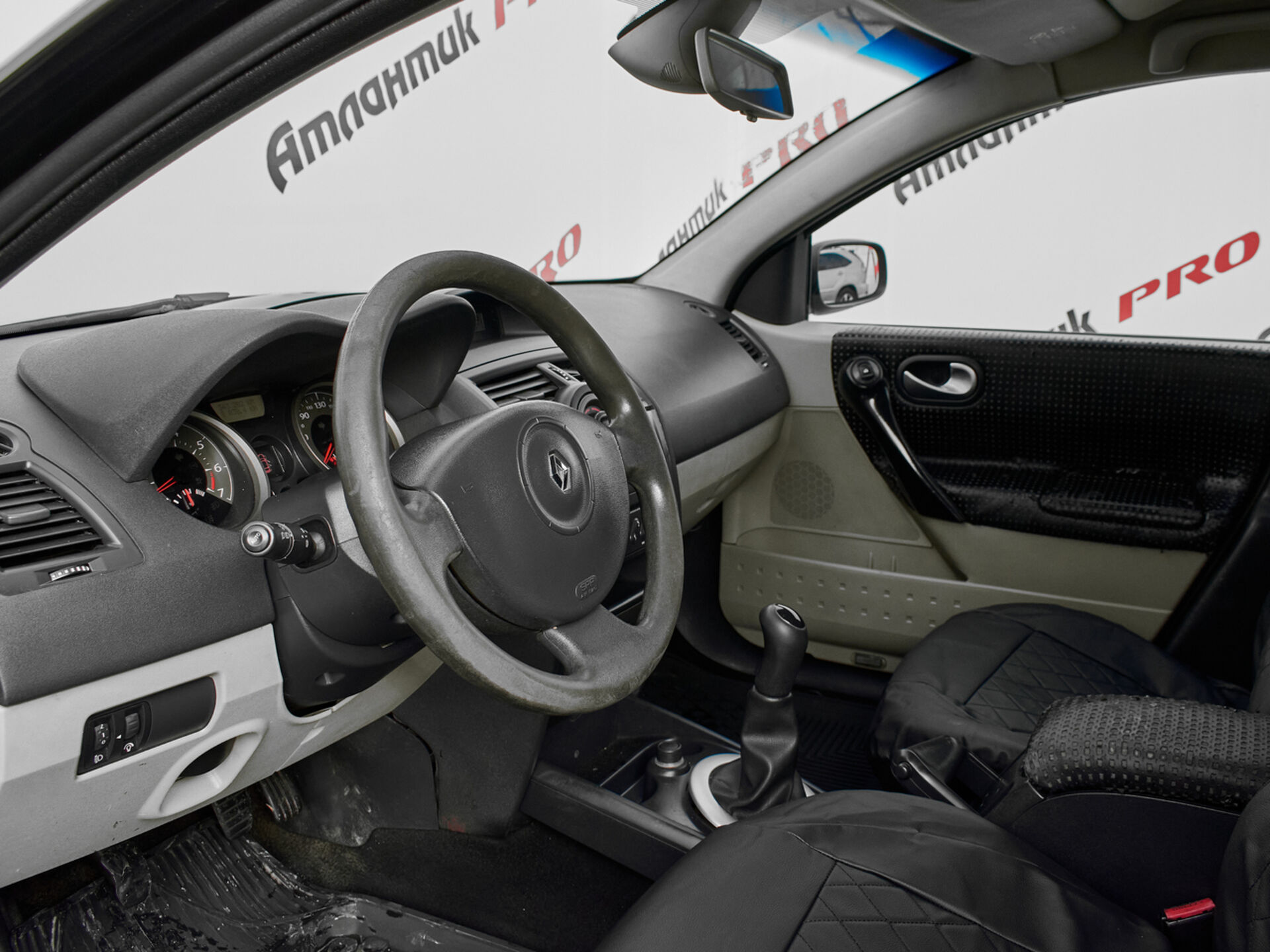 Купить Renault Megane 1.6 MT (115 л.с.), 2006 в Екатеренбурге