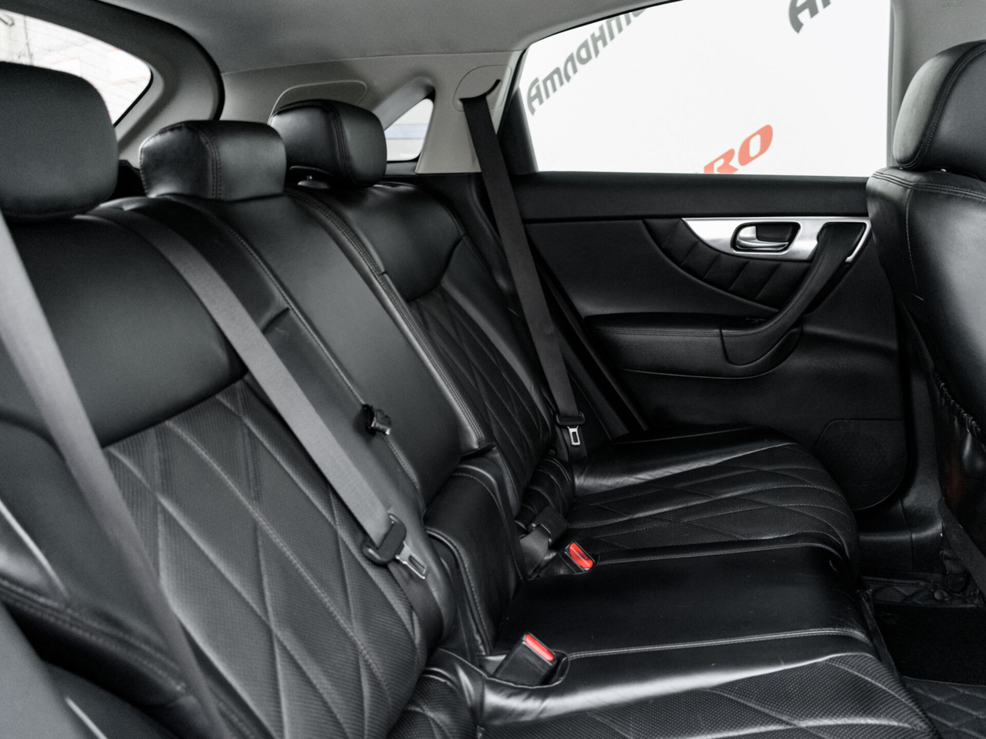 Купить Infiniti FX FX37 3.7 AT (333 л.с.) 4WD, 2010 в Екатеренбурге