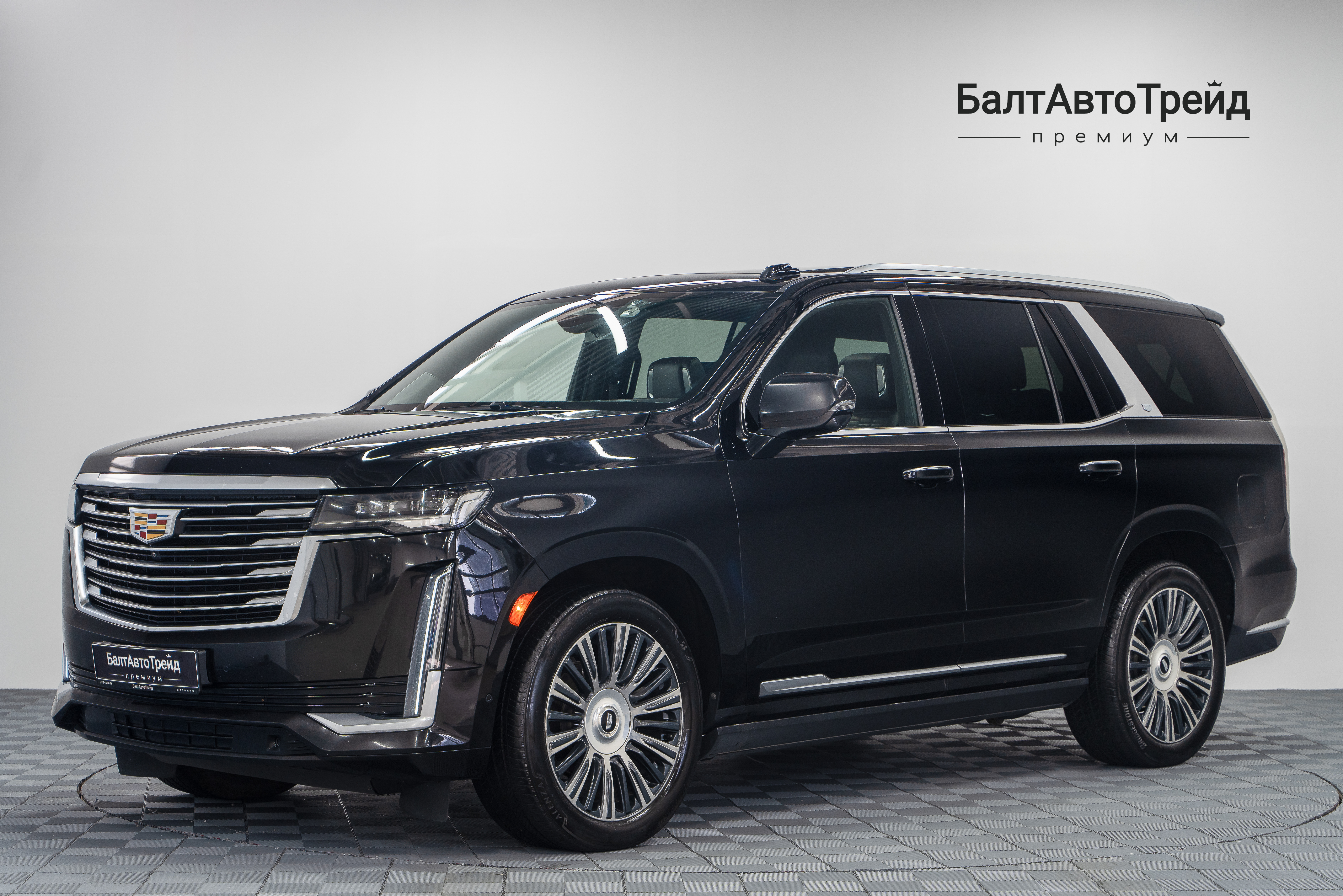 Купить авто с пробегом Cadillac Escalade 6.2 AT (416 л.с.) 4WD в БалтАвтоТрейд-М