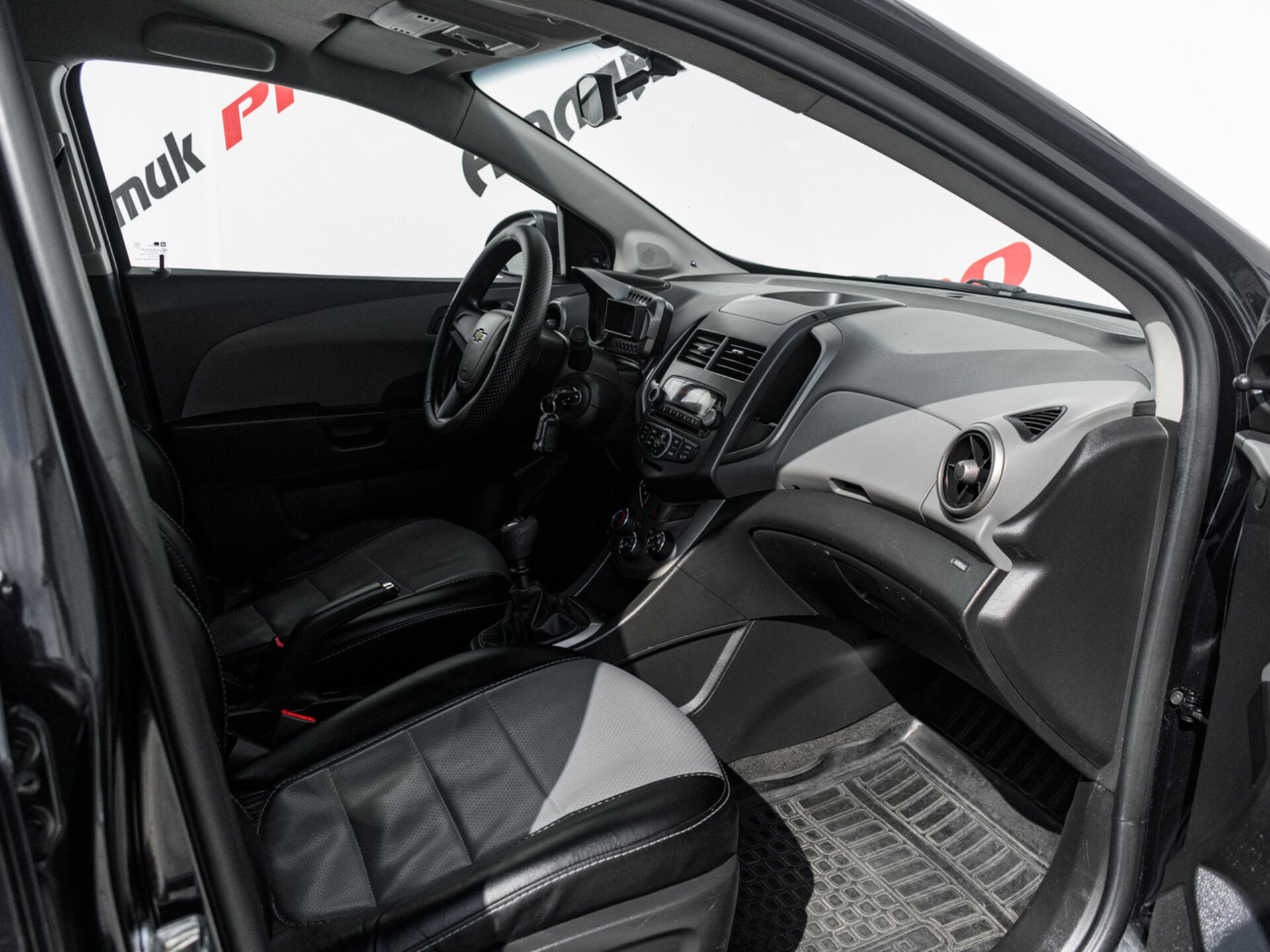 Купить Chevrolet Aveo 1.6 MT (115 л.с.), 2012 в Екатеренбурге