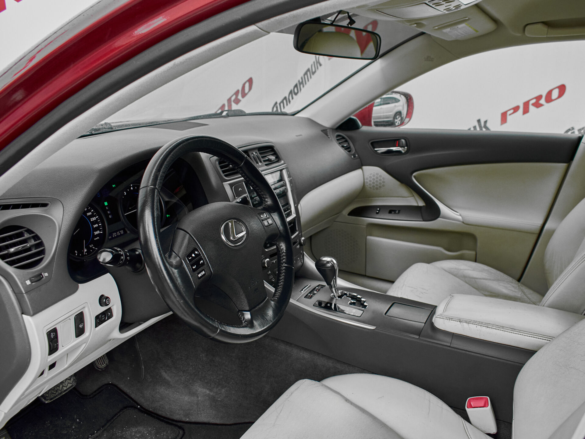 Купить Lexus IS 250 2.5 AT (208 л.с.), 2010 в Екатеренбурге