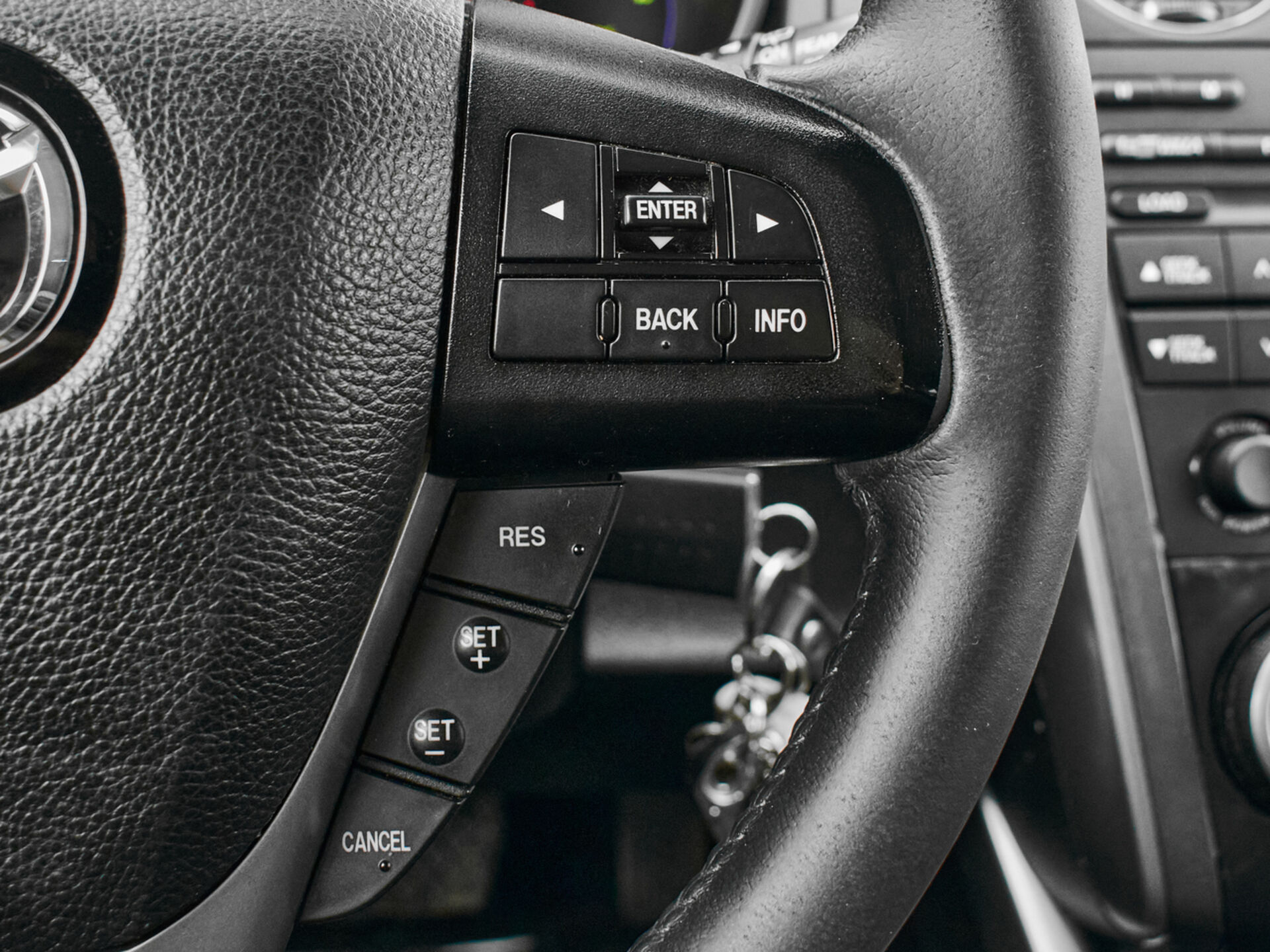 Купить Mazda CX-7 2.5 AT (163 л.с.), 2011 в Екатеренбурге