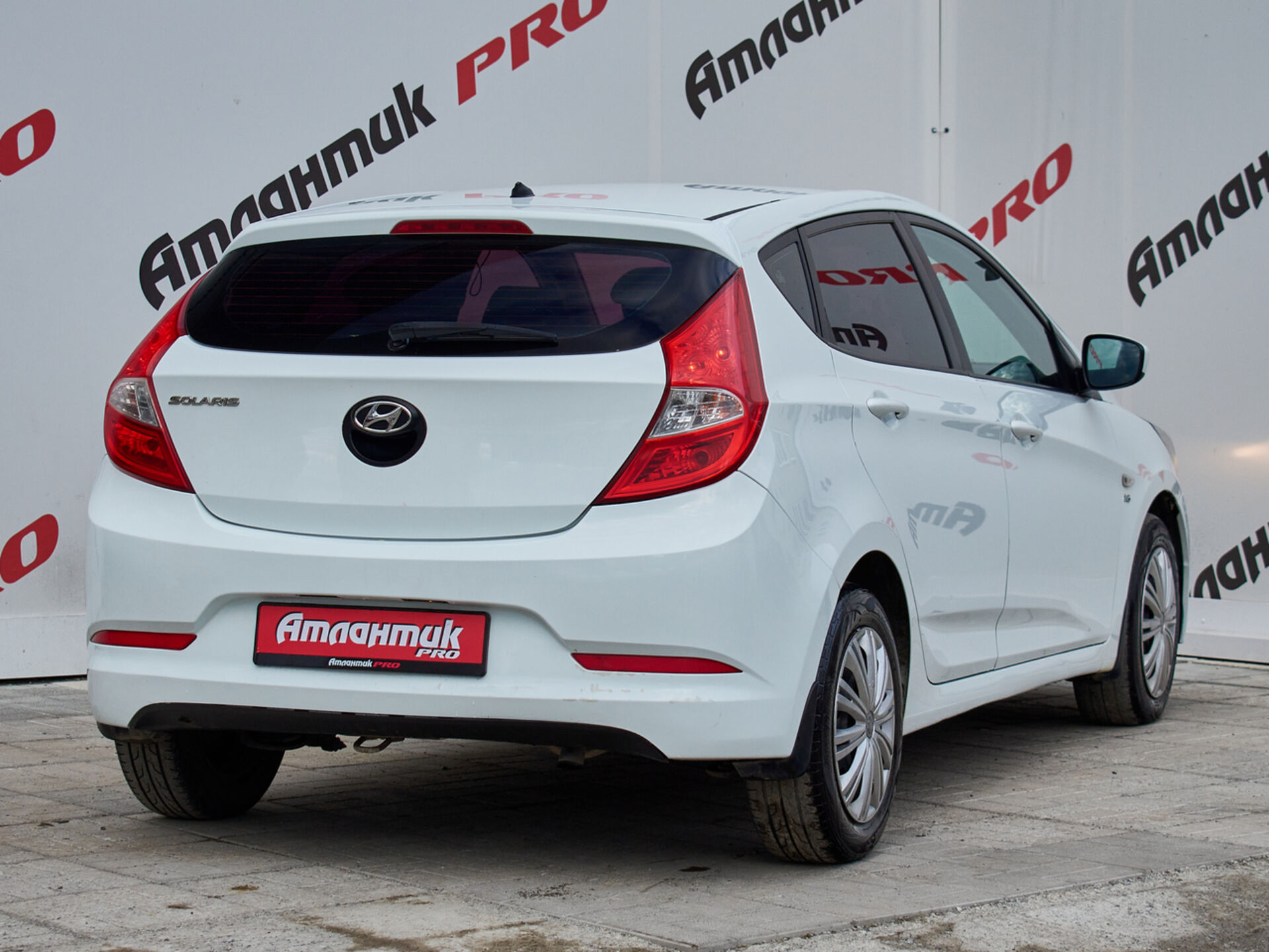 Купить Hyundai Solaris 1.6 MT (123 л.с.), 2016 в Екатеренбурге