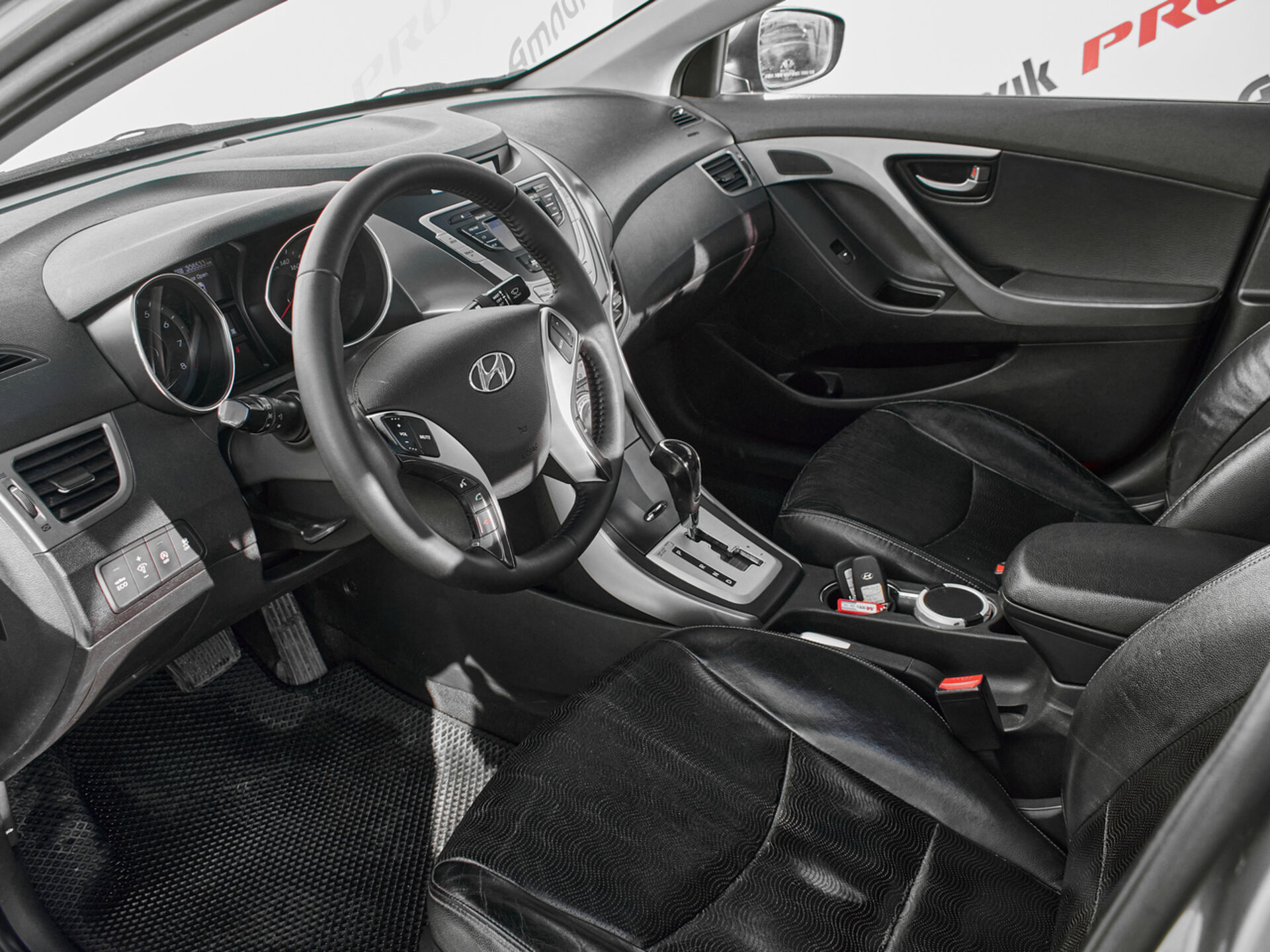 Купить Hyundai Avante 1.6 AT (140 л.с.), 2012 в Екатеренбурге