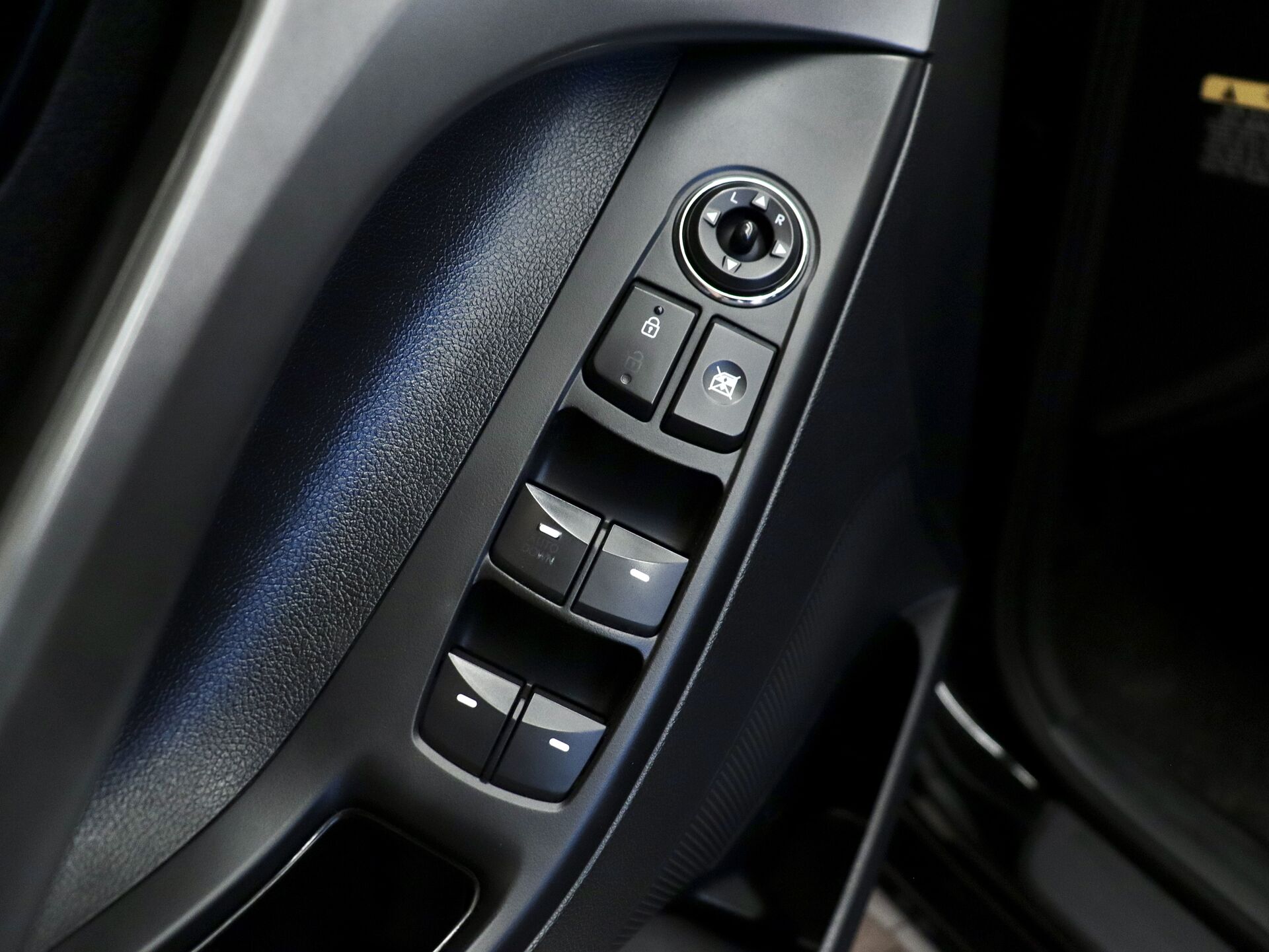 Hyundai Avante 2011 7