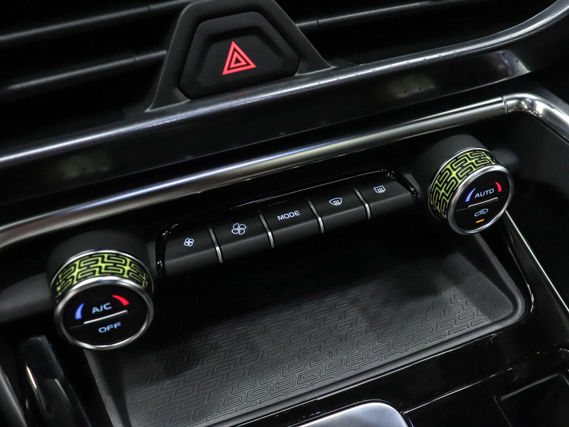 Geely Tugella 2023 17