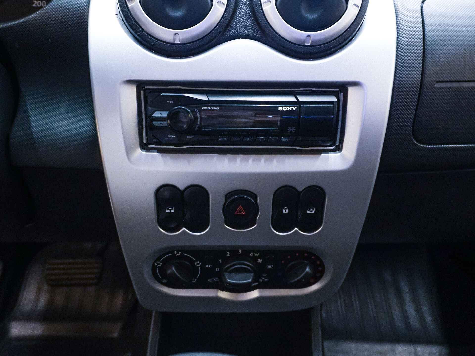 Renault Sandero 2012 12