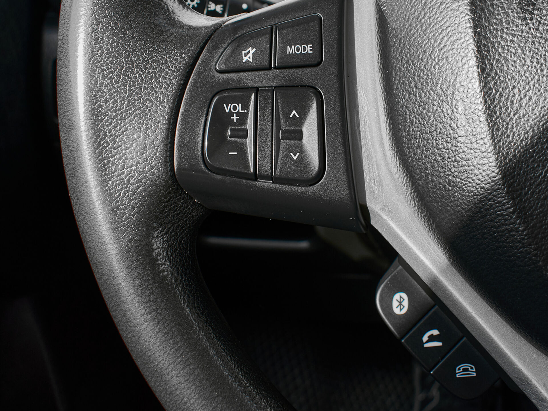 Купить Suzuki Vitara 1.6 AT (117 л.с.), 2016 в Екатеренбурге