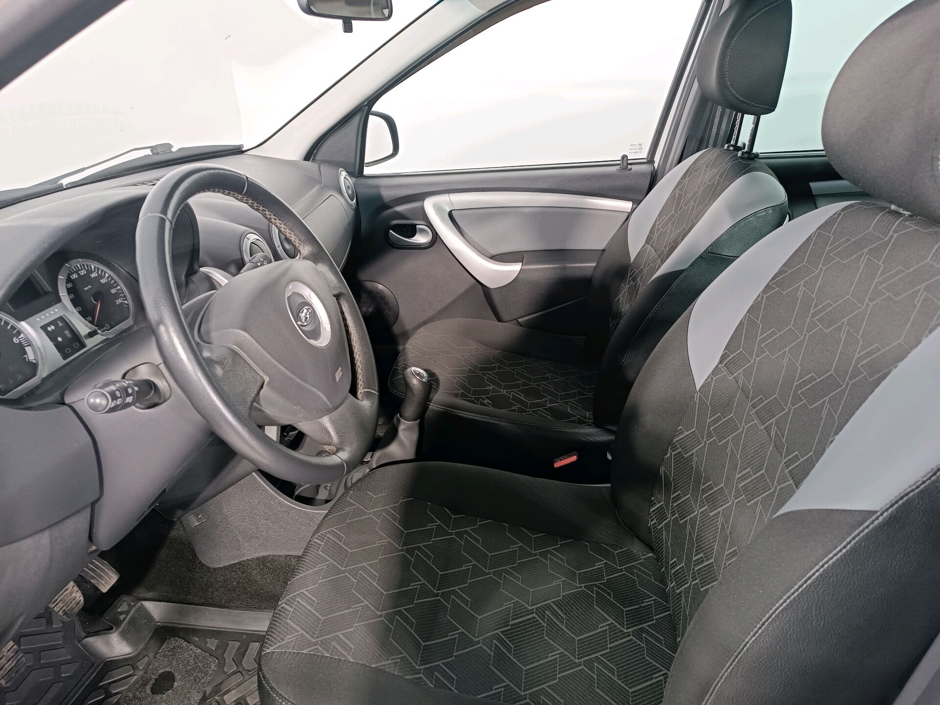 Lada Largus Luxe (5 мест)  2021 г.в., 104 000 км.