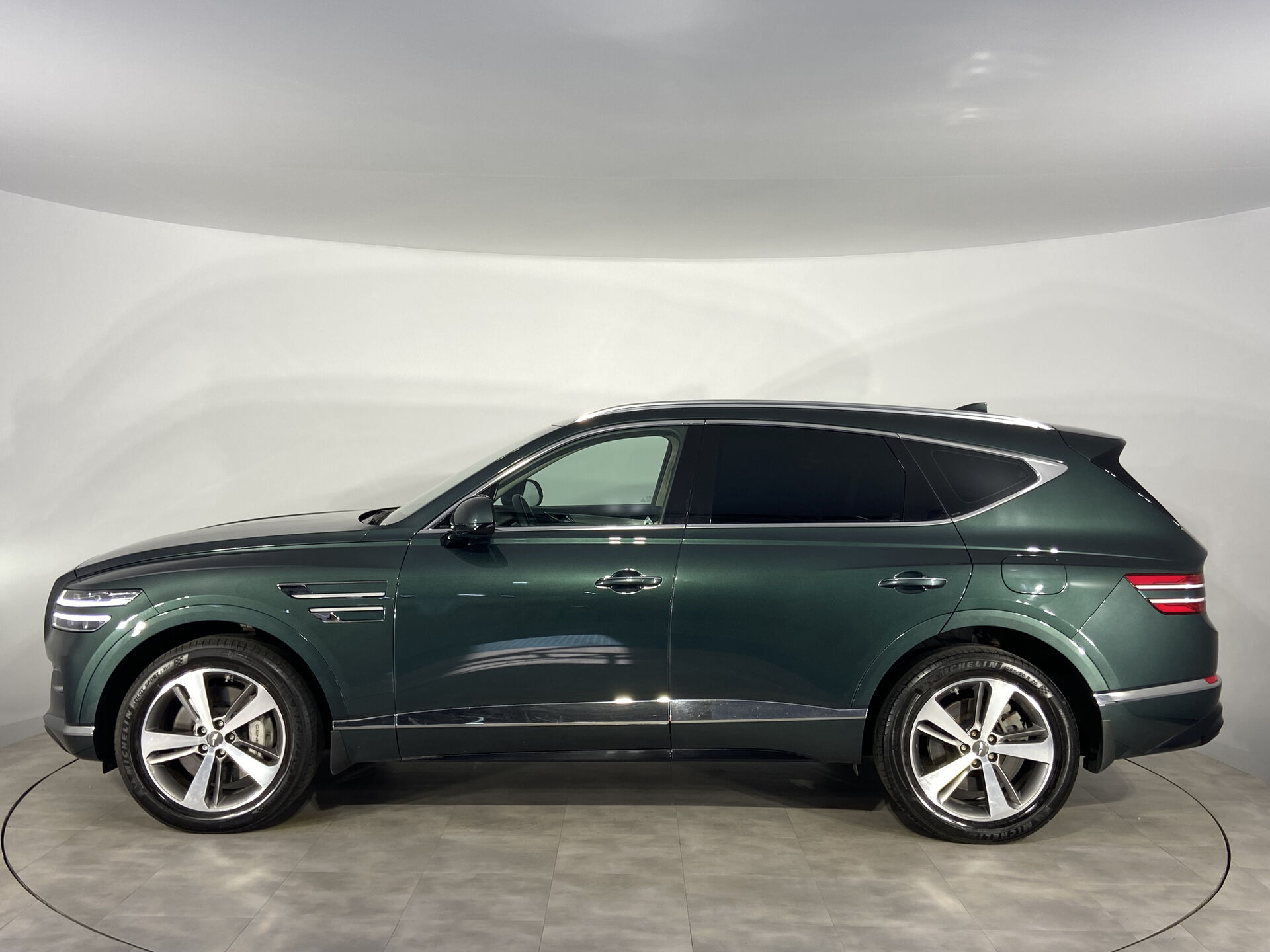 Genesis GV80 Premium + Comfort + Третий ряд сидений 2021 г.в., 54 571 км.