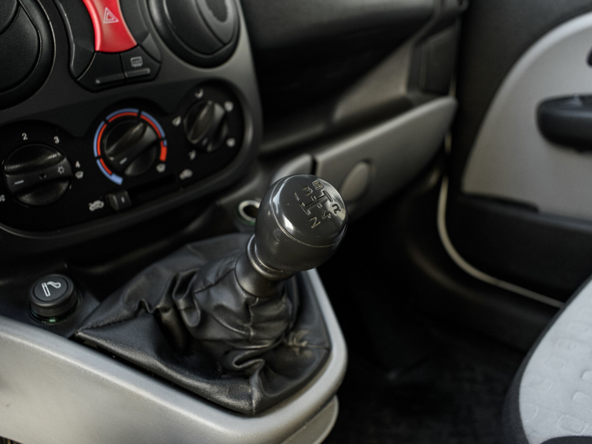 Купить Fiat Doblo 1.4 MT (77 л.с.), 2013 в Екатеренбурге