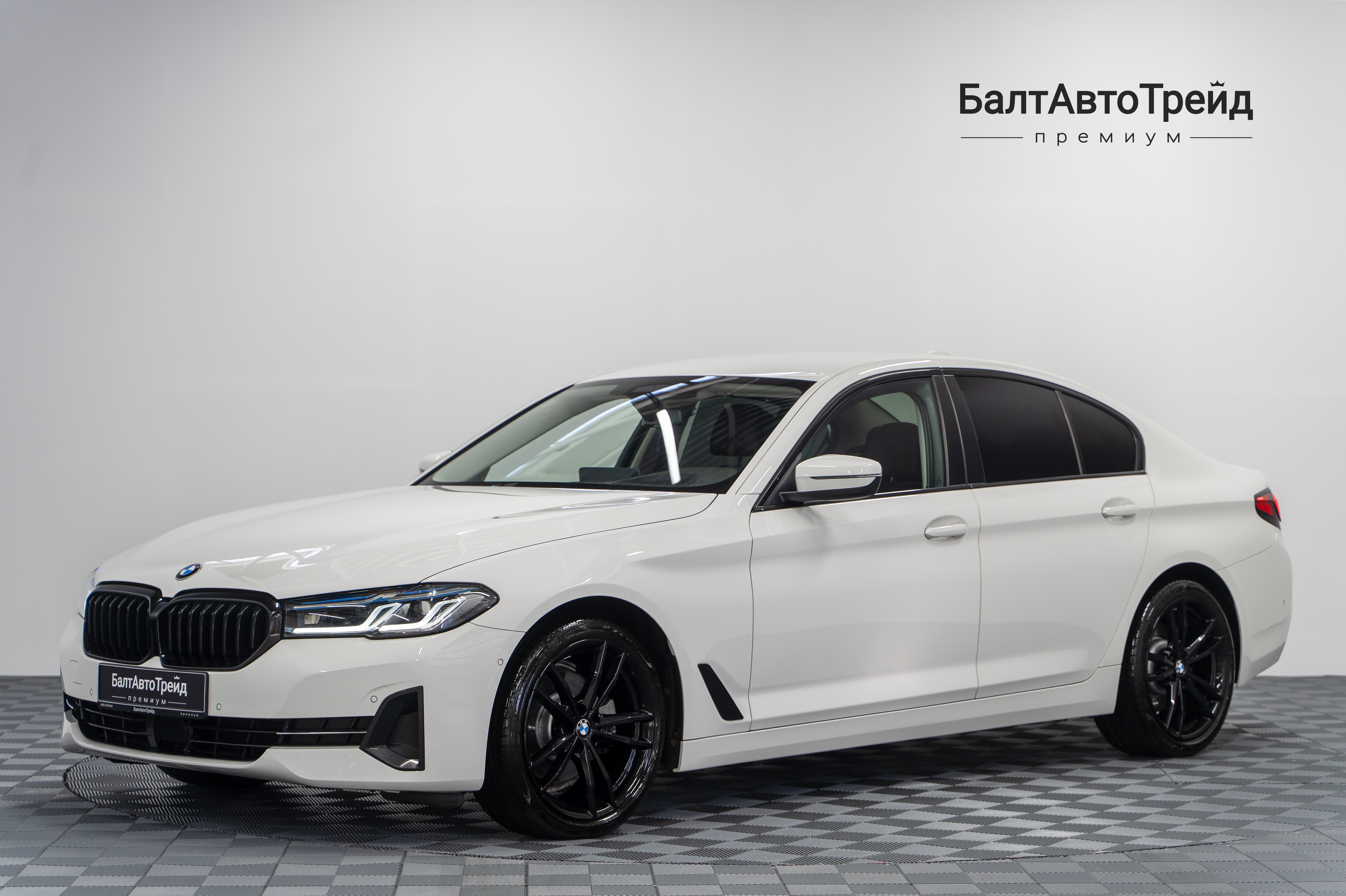 Купить авто с пробегом BMW 5 серии 520d 2.0d AT (190 л.с.) в БалтАвтоТрейд-М