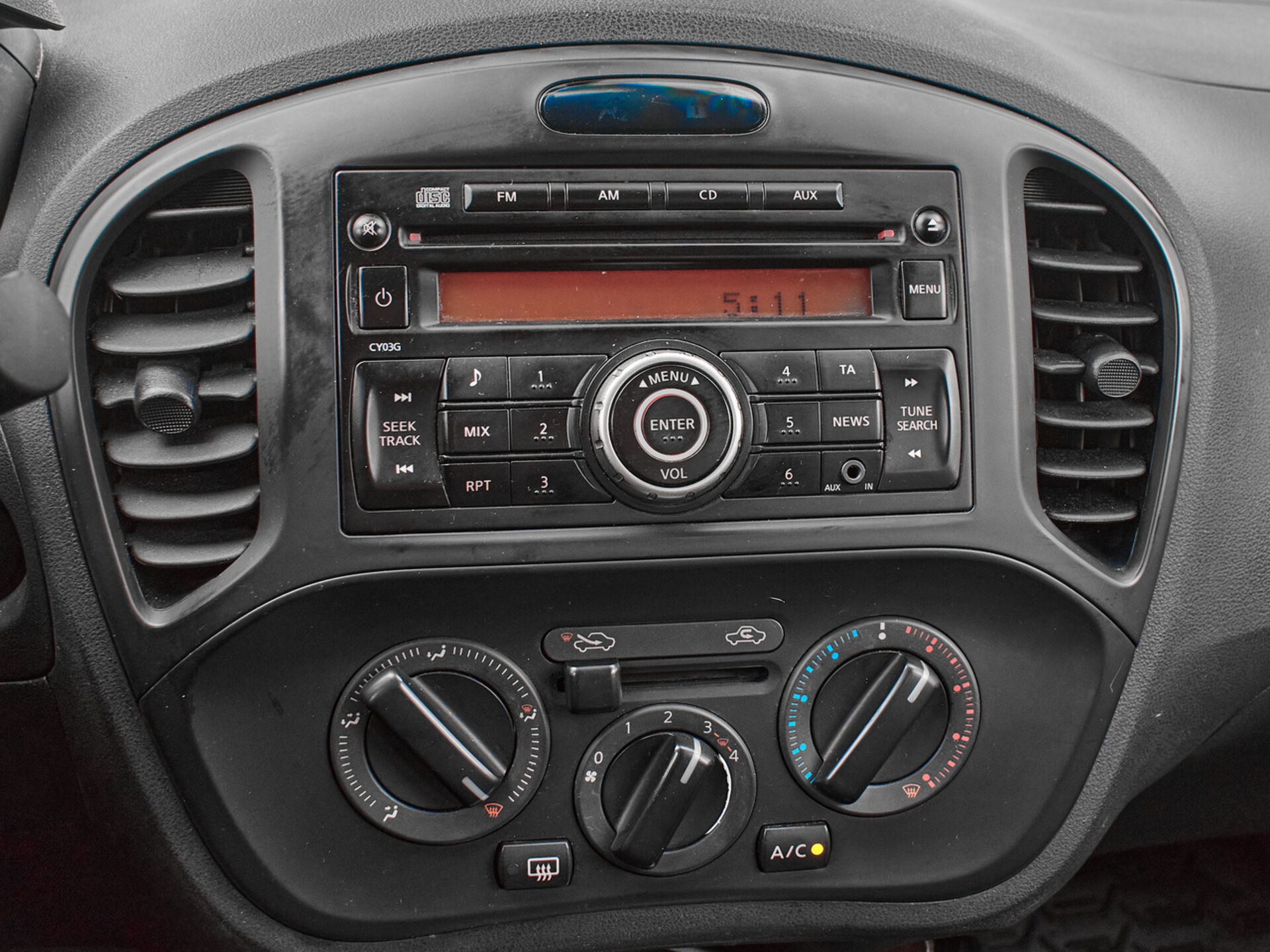 Купить Nissan Juke 1.6 CVT (117 л.с.), 2014 в Екатеренбурге