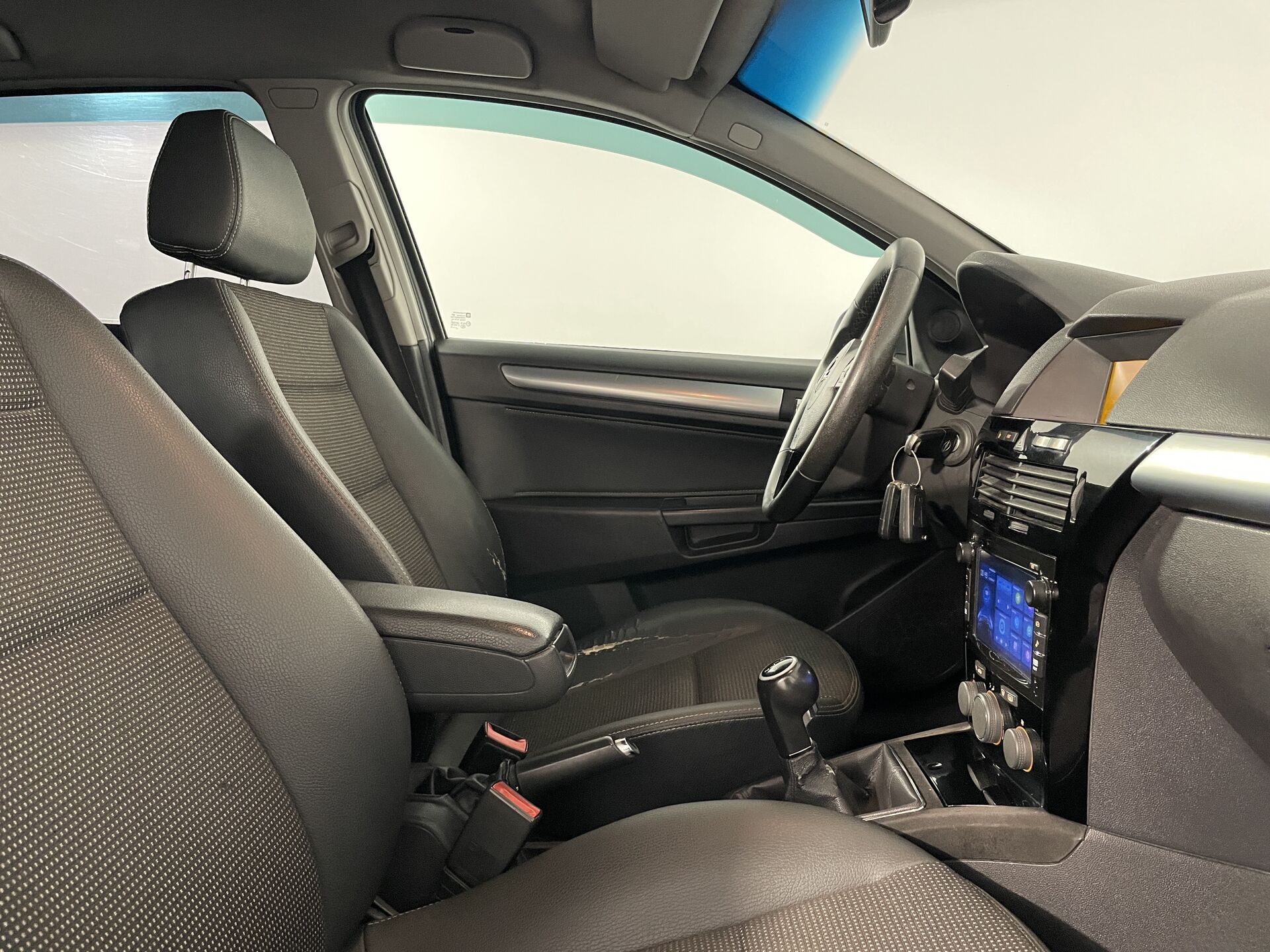 Opel Astra None 2008 г.в., 271 286 км.