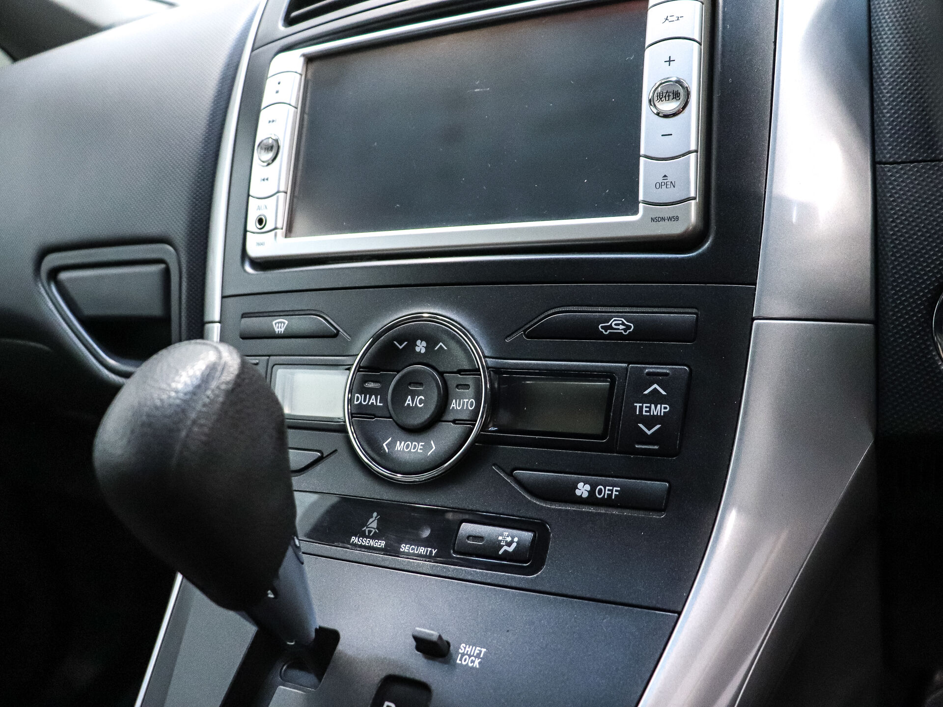 Toyota Auris 2010 11
