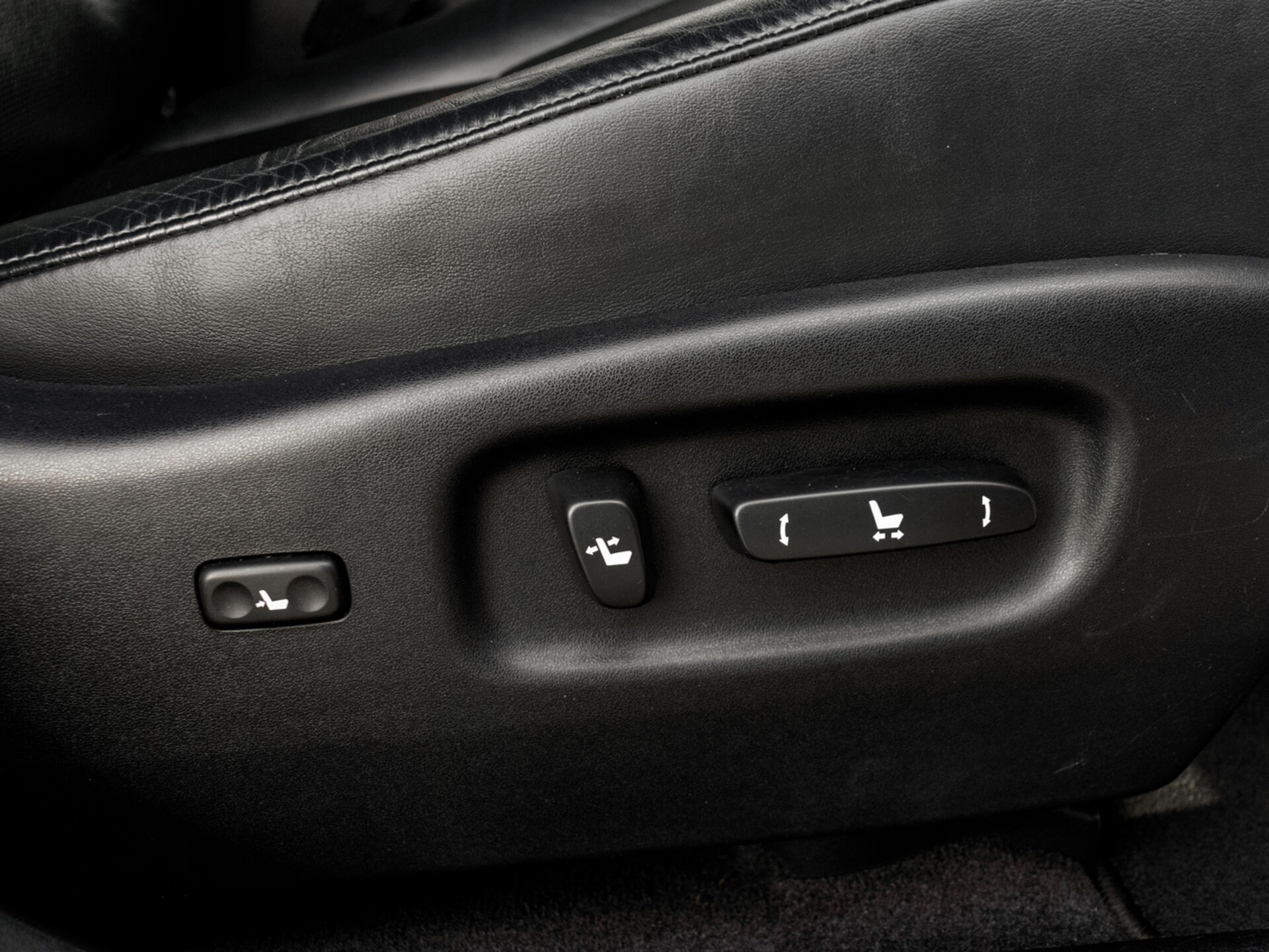 Купить Lexus RX 270 2.7 AT (188 л.с.), 2013 в Екатеренбурге