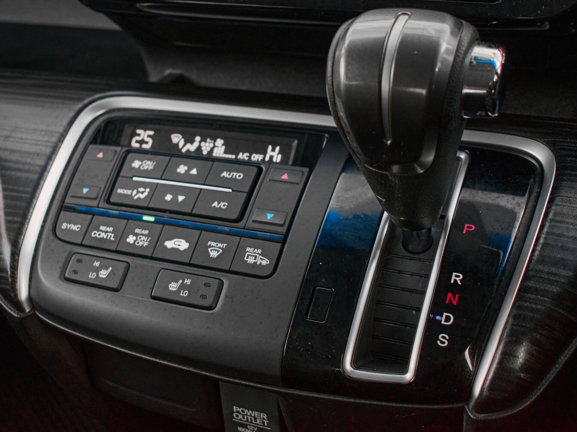 Купить Honda Stepwgn Spada 1.5 CVT (150 л.с.) 4WD, 2016 в Екатеренбурге