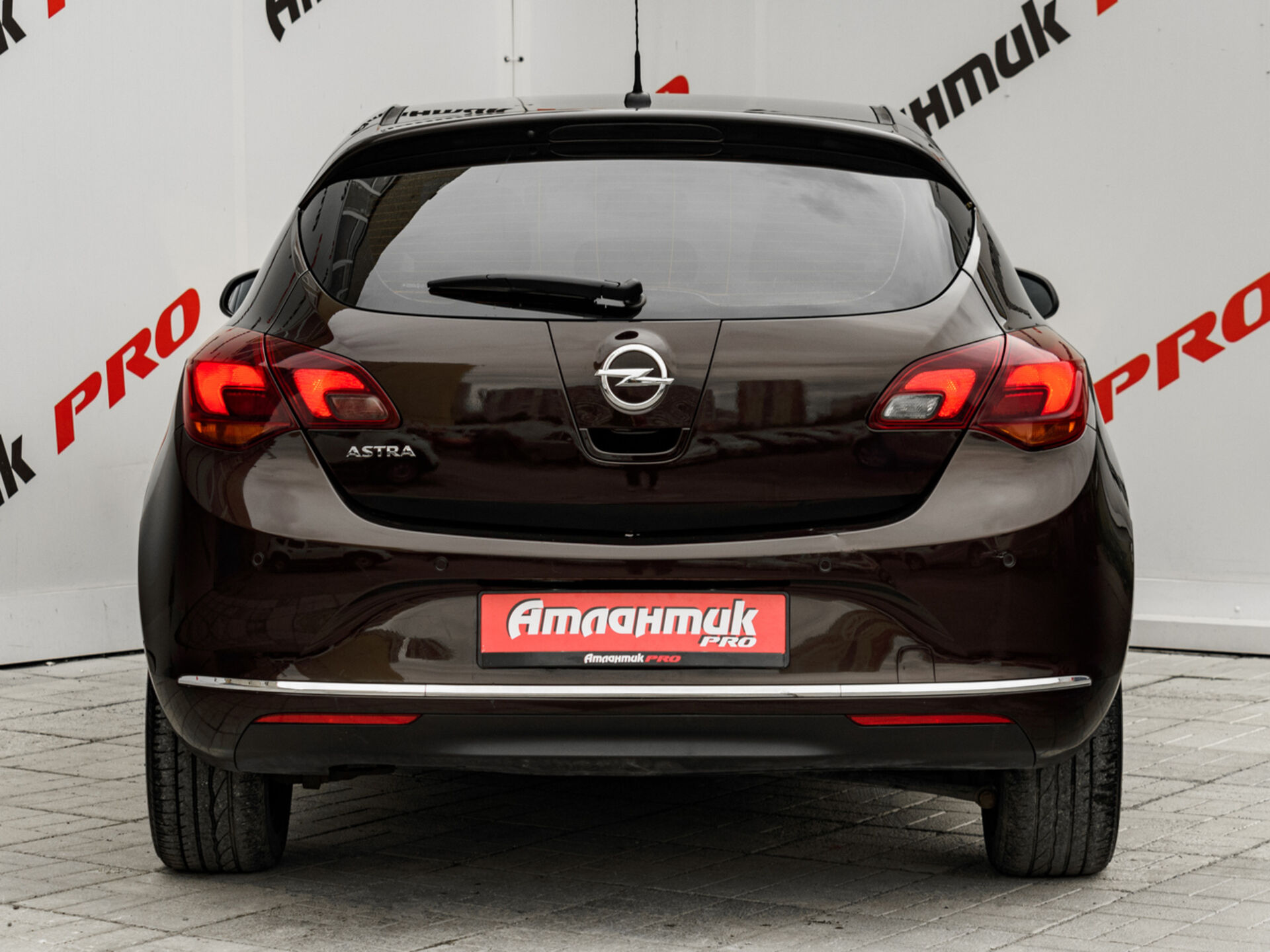 Купить Opel Astra 1.6 MT (115 л.с.), 2013 в Екатеренбурге