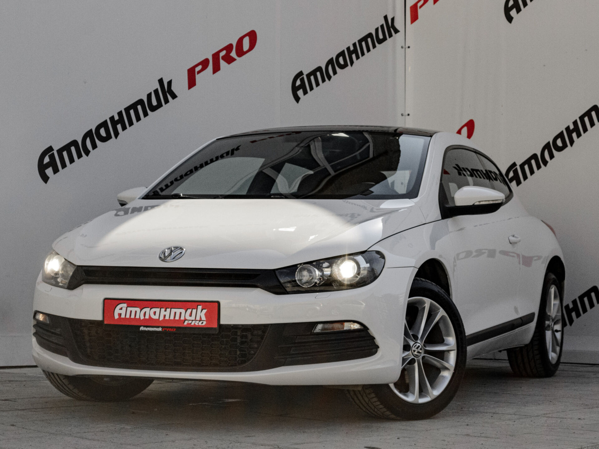 Купить Volkswagen Scirocco 2.0 AMT (211 л.с.), 2011 в Екатеренбурге