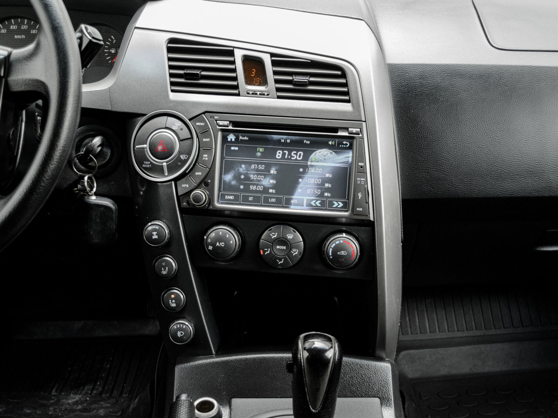 Купить SsangYong Kyron 6-speed 2.3 AT (150 л.с.) 4WD, 2013 в Екатеренбурге