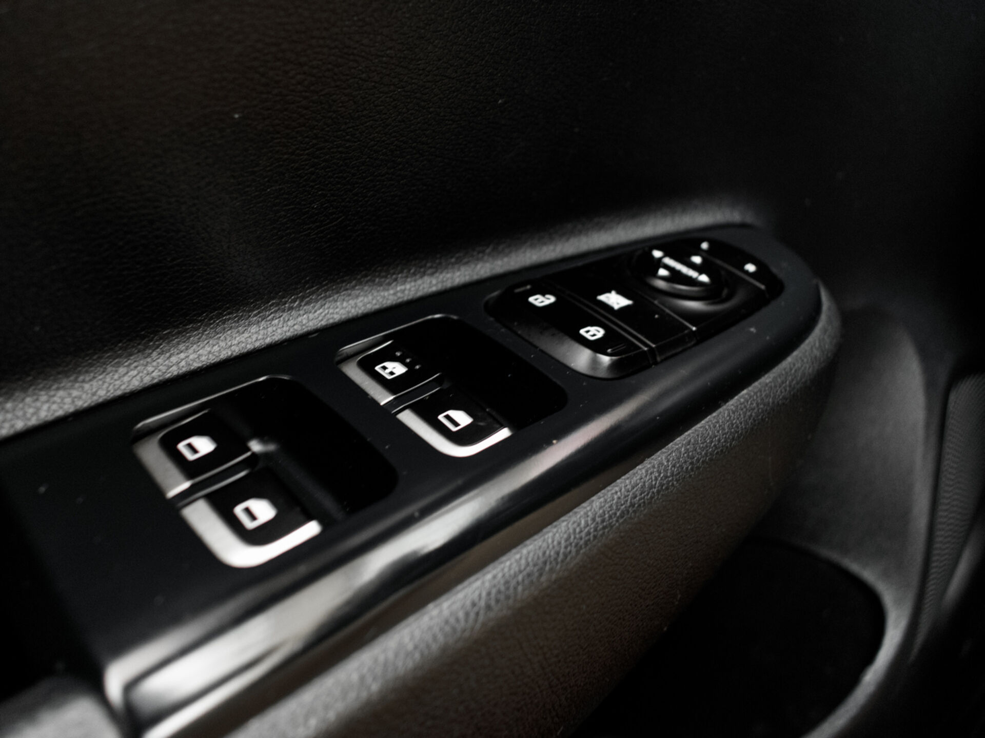 Купить Kia Rio 1.6 MT (123 л.с.), 2019 в Екатеренбурге